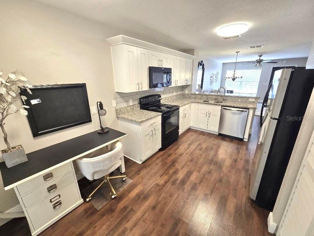Condominium at 7910 HARDWICK DR #713, NEW PORT RICHEY, photo 14 of 33