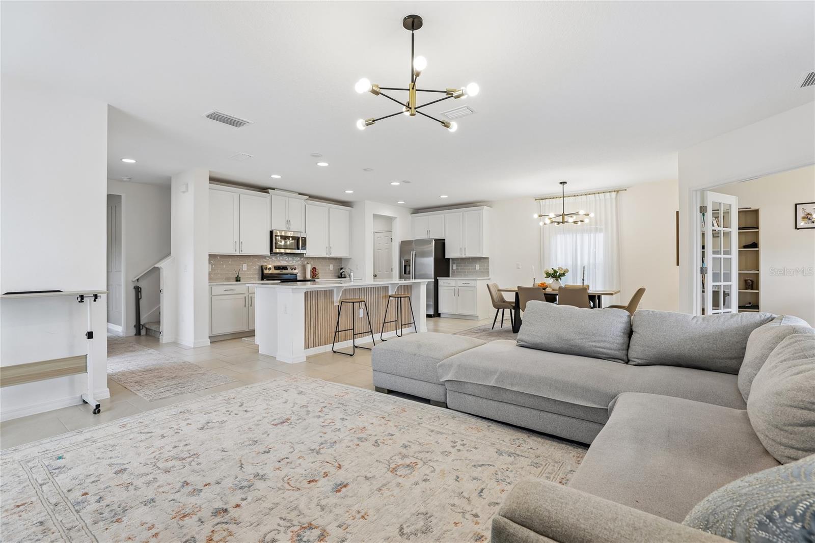 Single Family Residence at 1581 SWAN SWIM DR, DAVENPORT, photo 6 of 40
