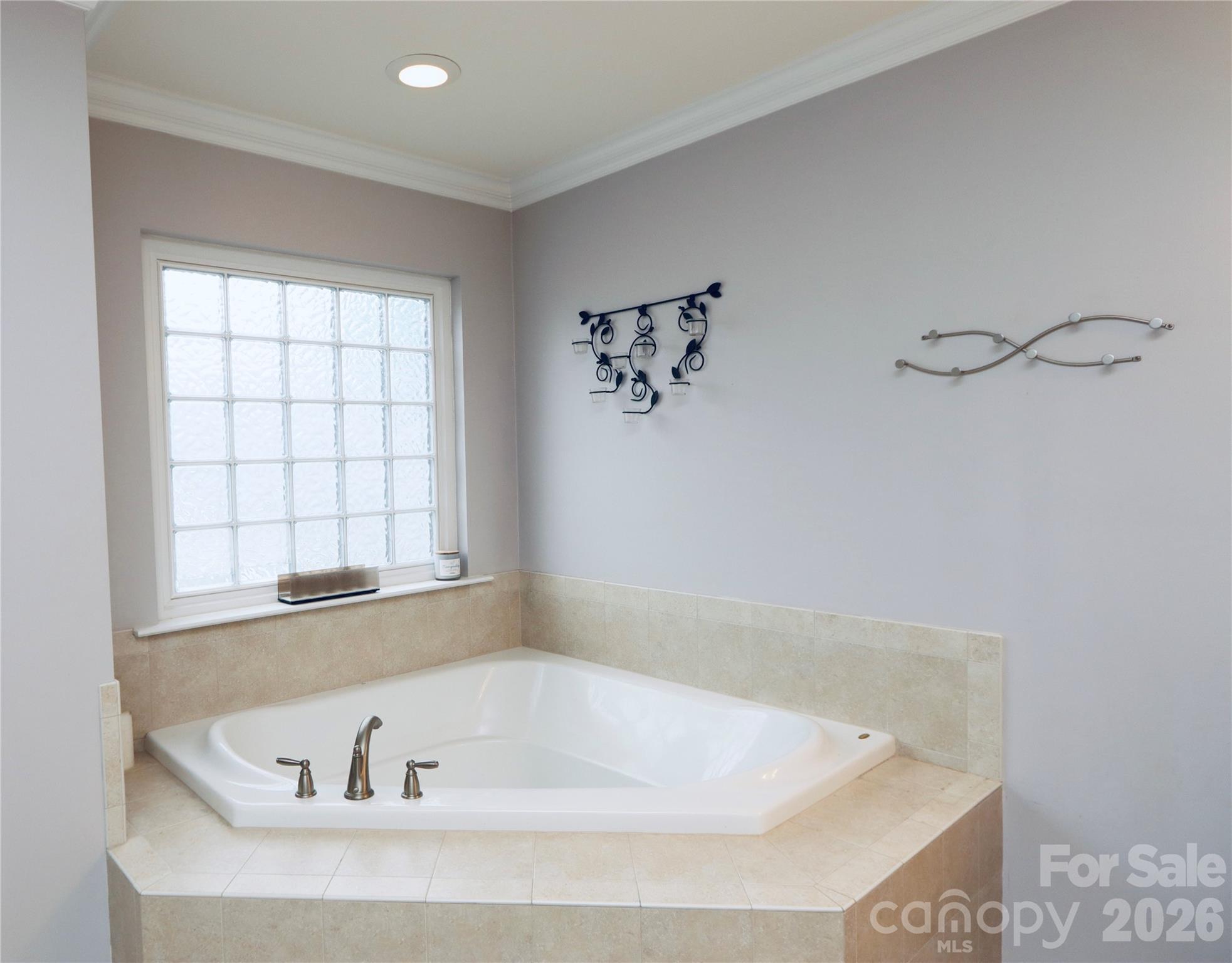 Soaking Tub - 3586 Larkhaven Avenue SW, Concord