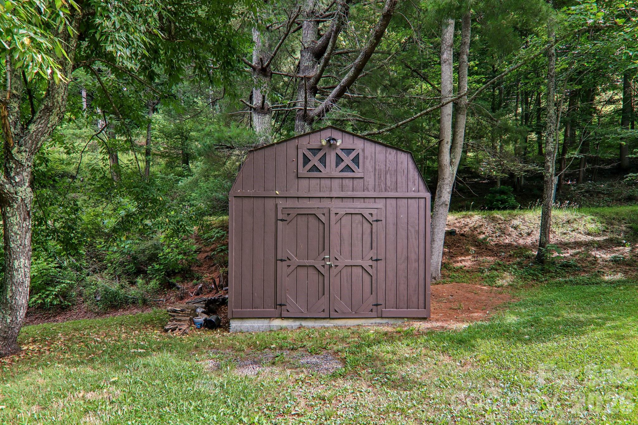 Storage Building - 251 Village Lane, Mars Hill