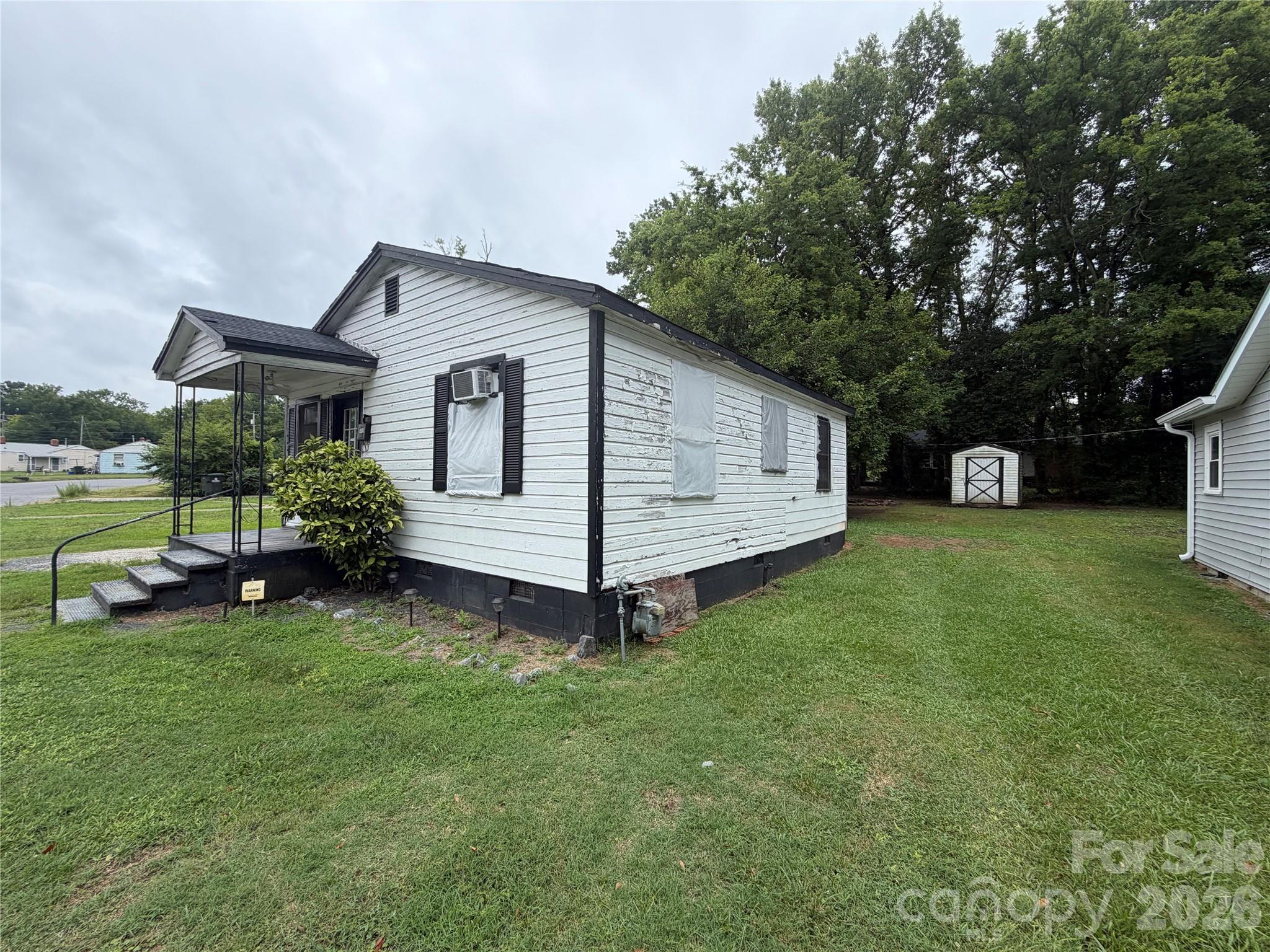 Single Family Residence at 609 Clarinda Street, Rock Hill, photo 2 of 6