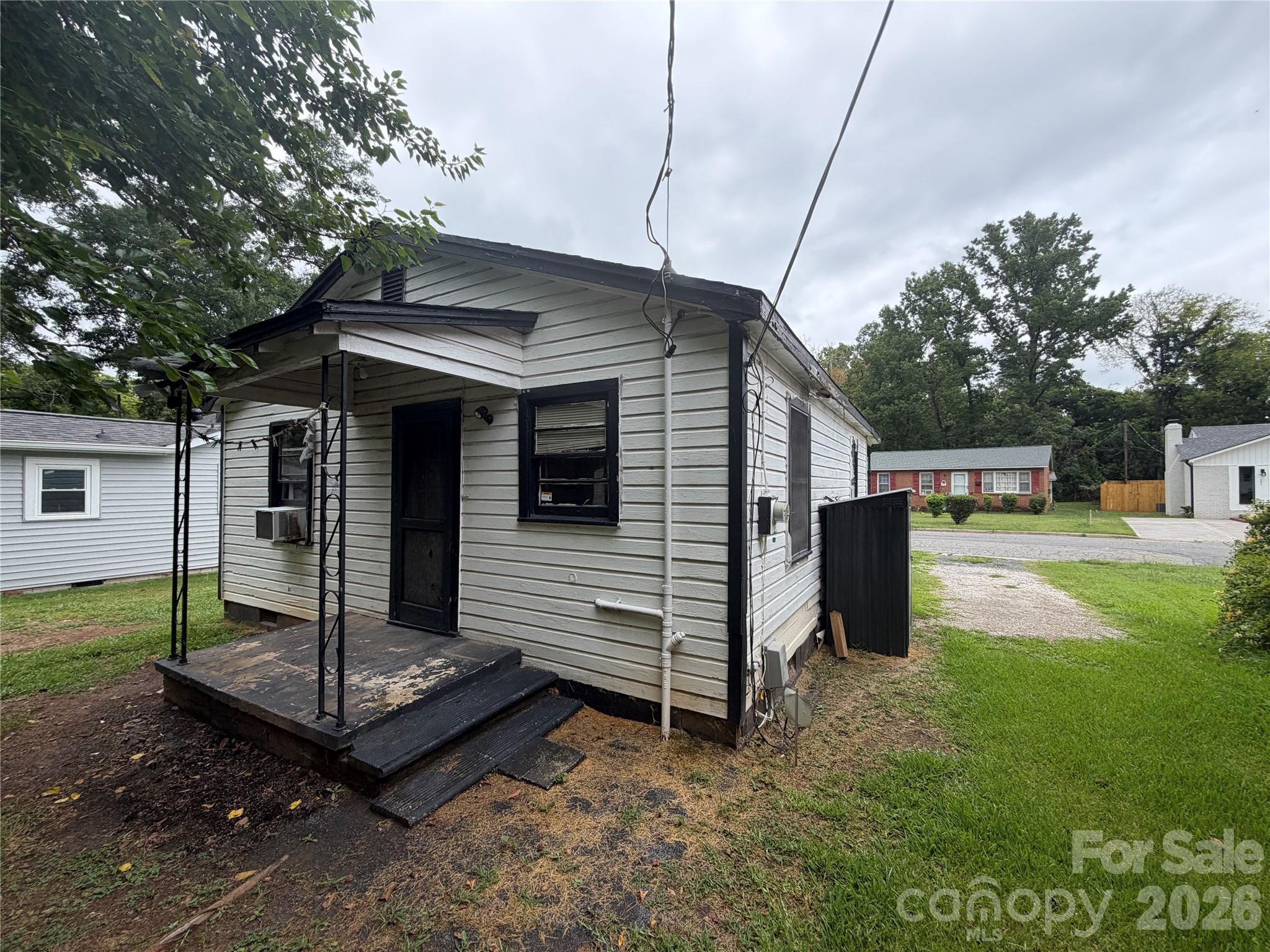 Single Family Residence at 609 Clarinda Street, Rock Hill, photo 3 of 6