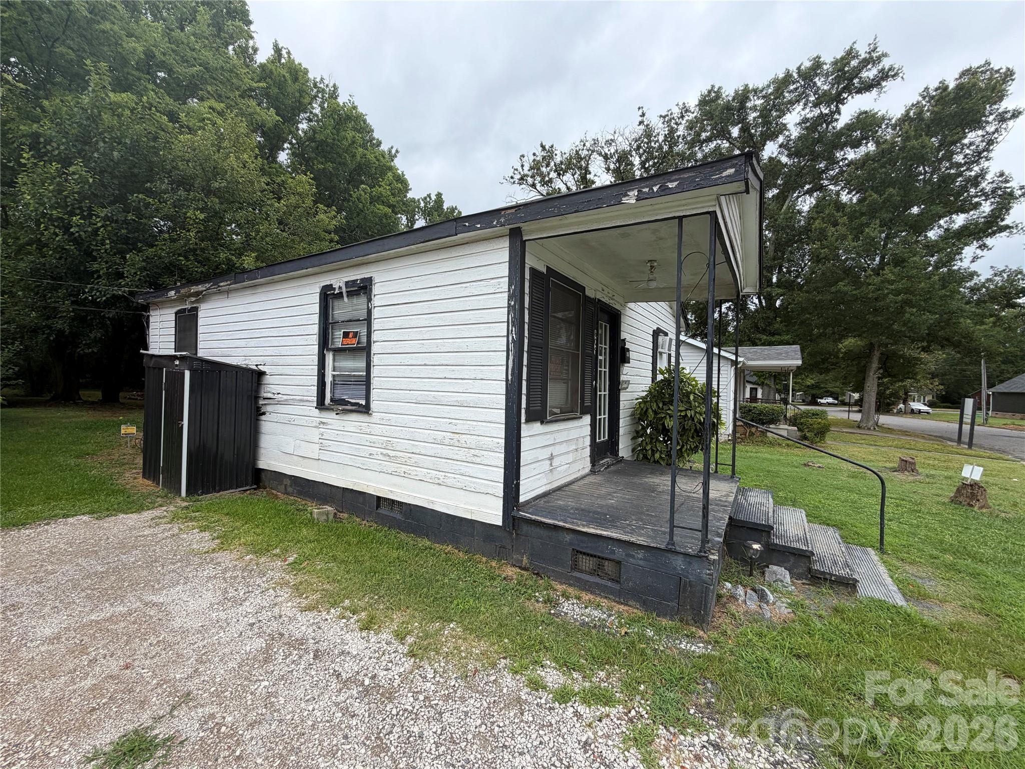 Single Family Residence at 609 Clarinda Street, Rock Hill, photo 4 of 6