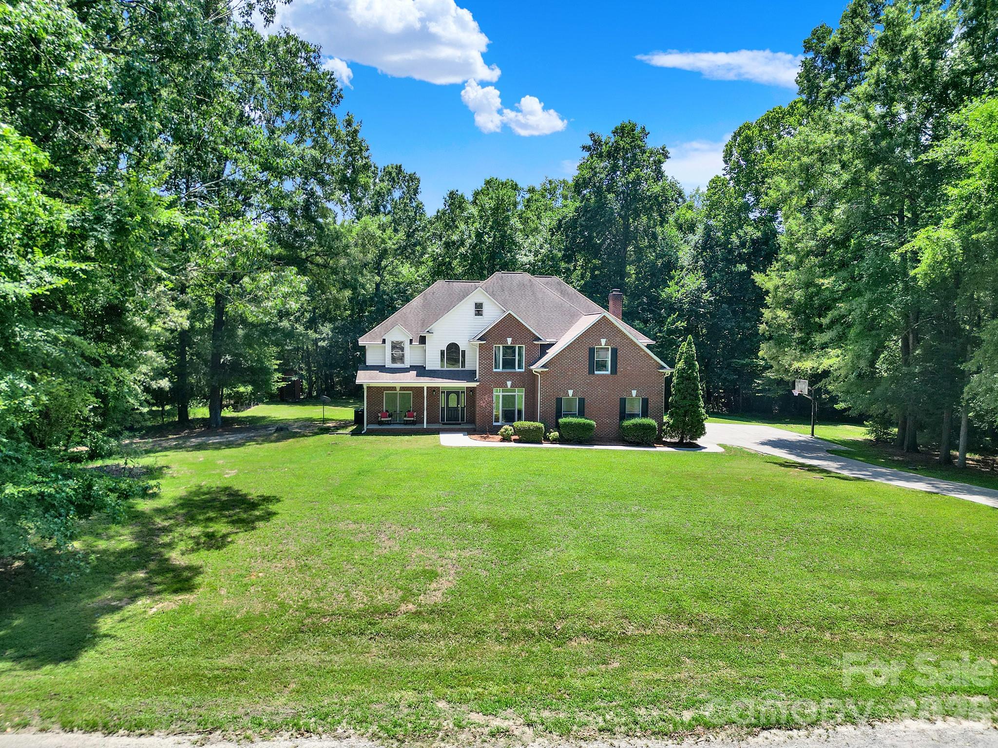 Single Family Residence at 1583 Calder Lane, Clover, photo 2 of 47