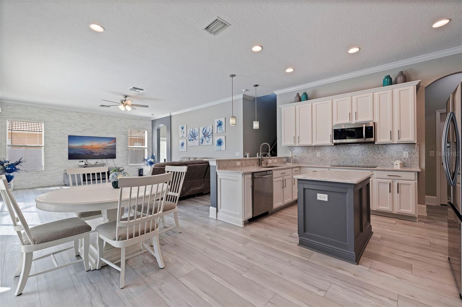Single Family Residence at 11508 OYSTER BAY CIR, NEW PORT RICHEY, photo 15 of 81