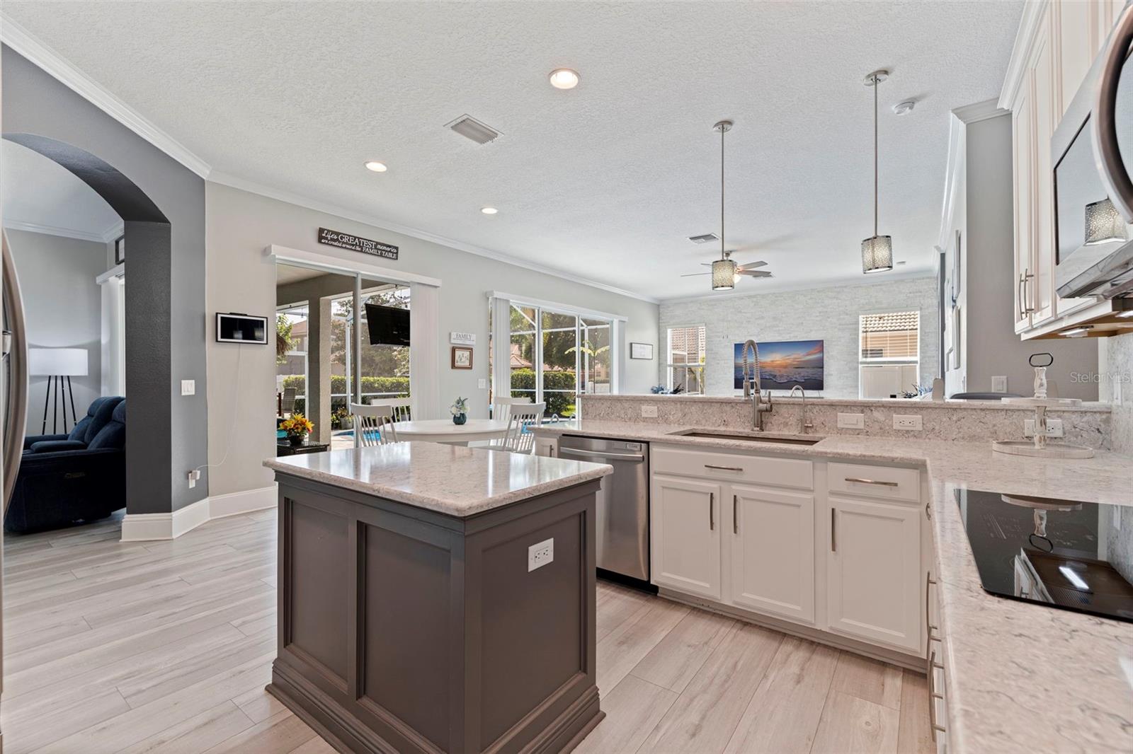Single Family Residence at 11508 OYSTER BAY CIR, NEW PORT RICHEY, photo 16 of 81