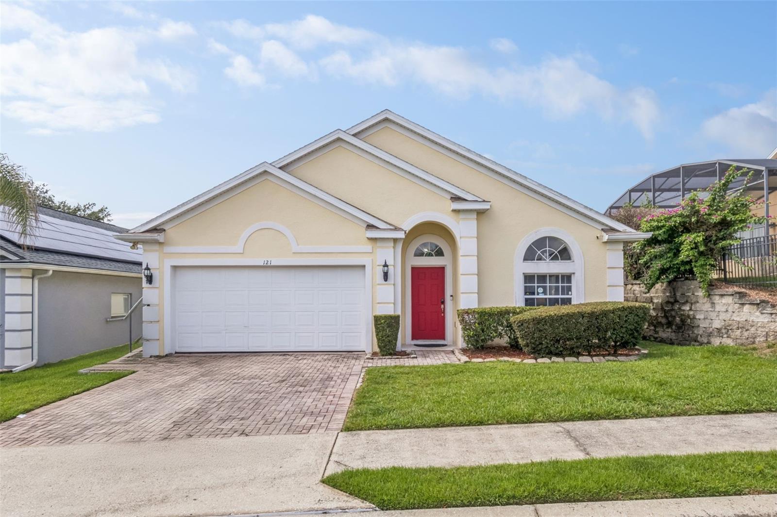 121 VINE DR