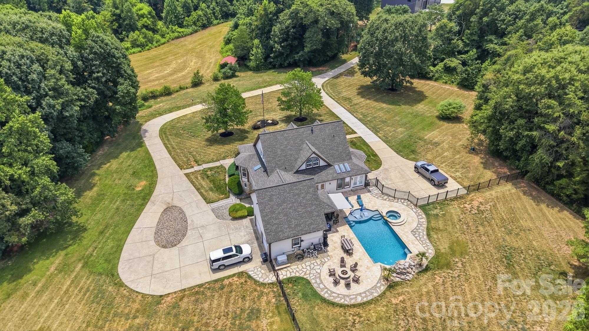 Single Family Residence at 211 Winthrow Creek Road, Mooresville, photo 9 of 48