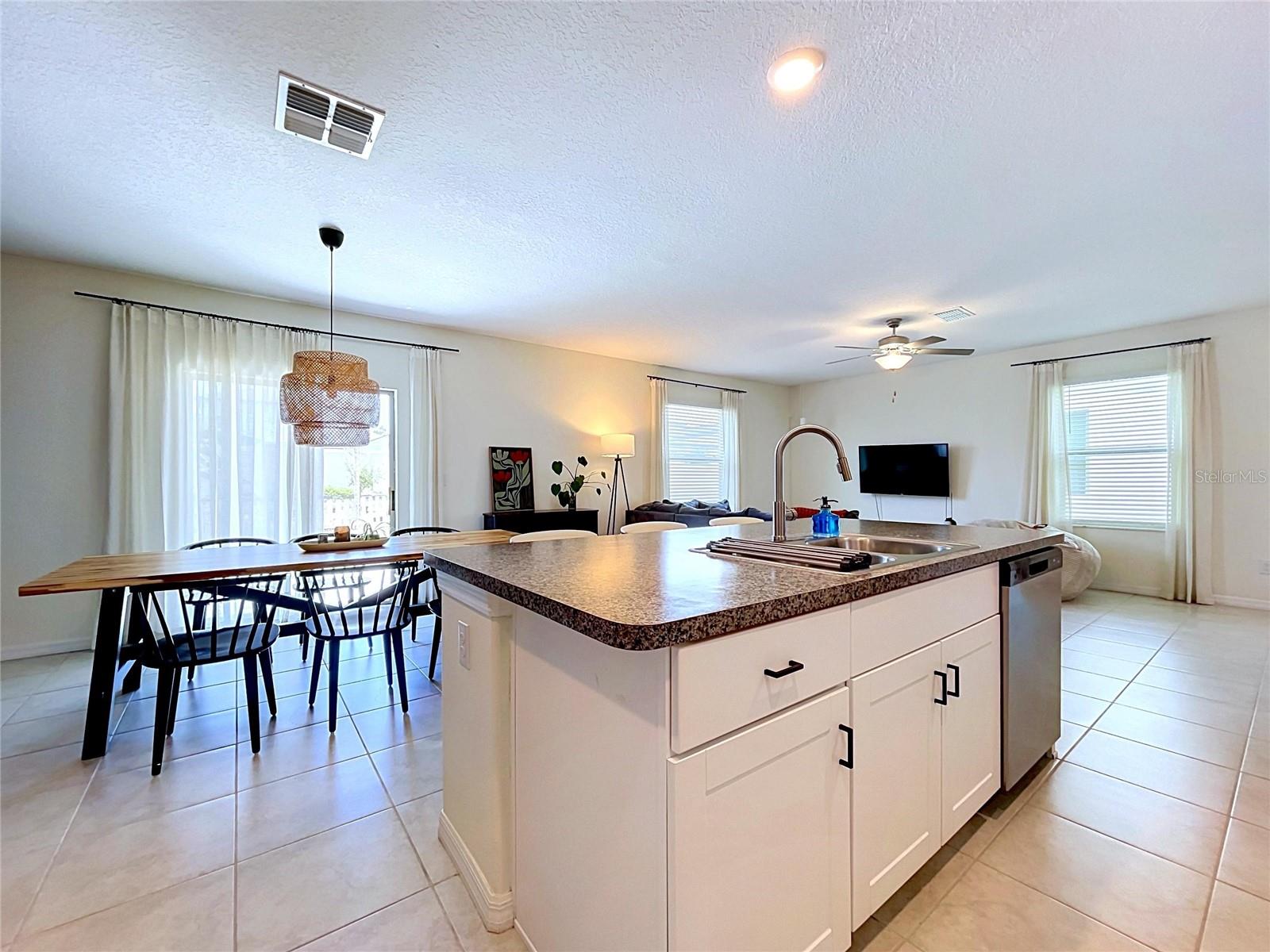 Single Family Residence at 6131 SPRING CRAYFISH AVE, NEW PORT RICHEY, photo 9 of 39