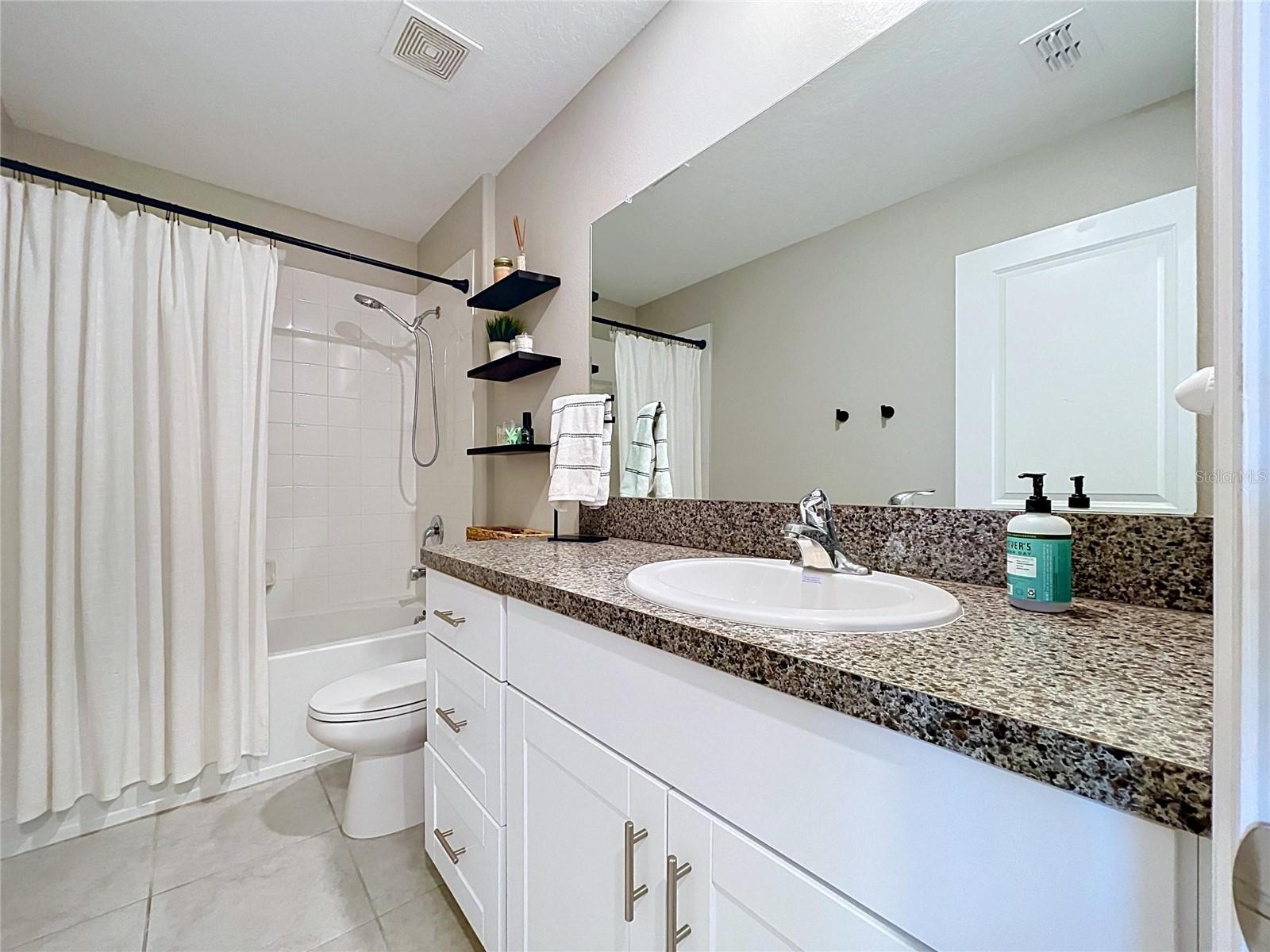 Single Family Residence at 6131 SPRING CRAYFISH AVE, NEW PORT RICHEY, photo 18 of 39