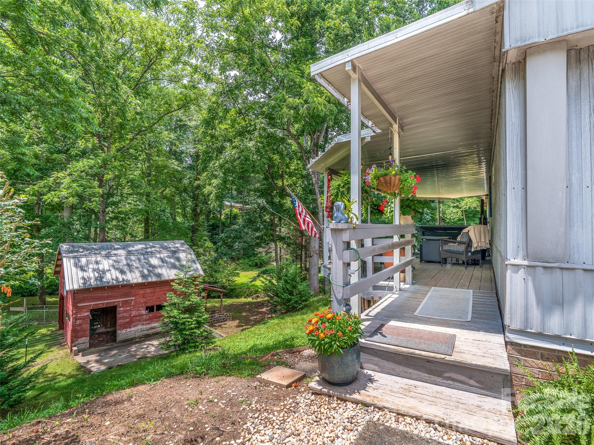 Single Family Residence at 474 Rose Hill Road, Asheville, photo 2 of 32