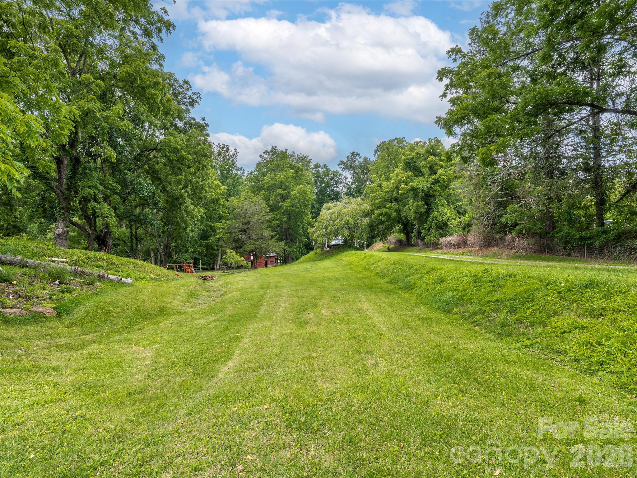Single Family Residence at 474 Rose Hill Road, Asheville, photo 4 of 32