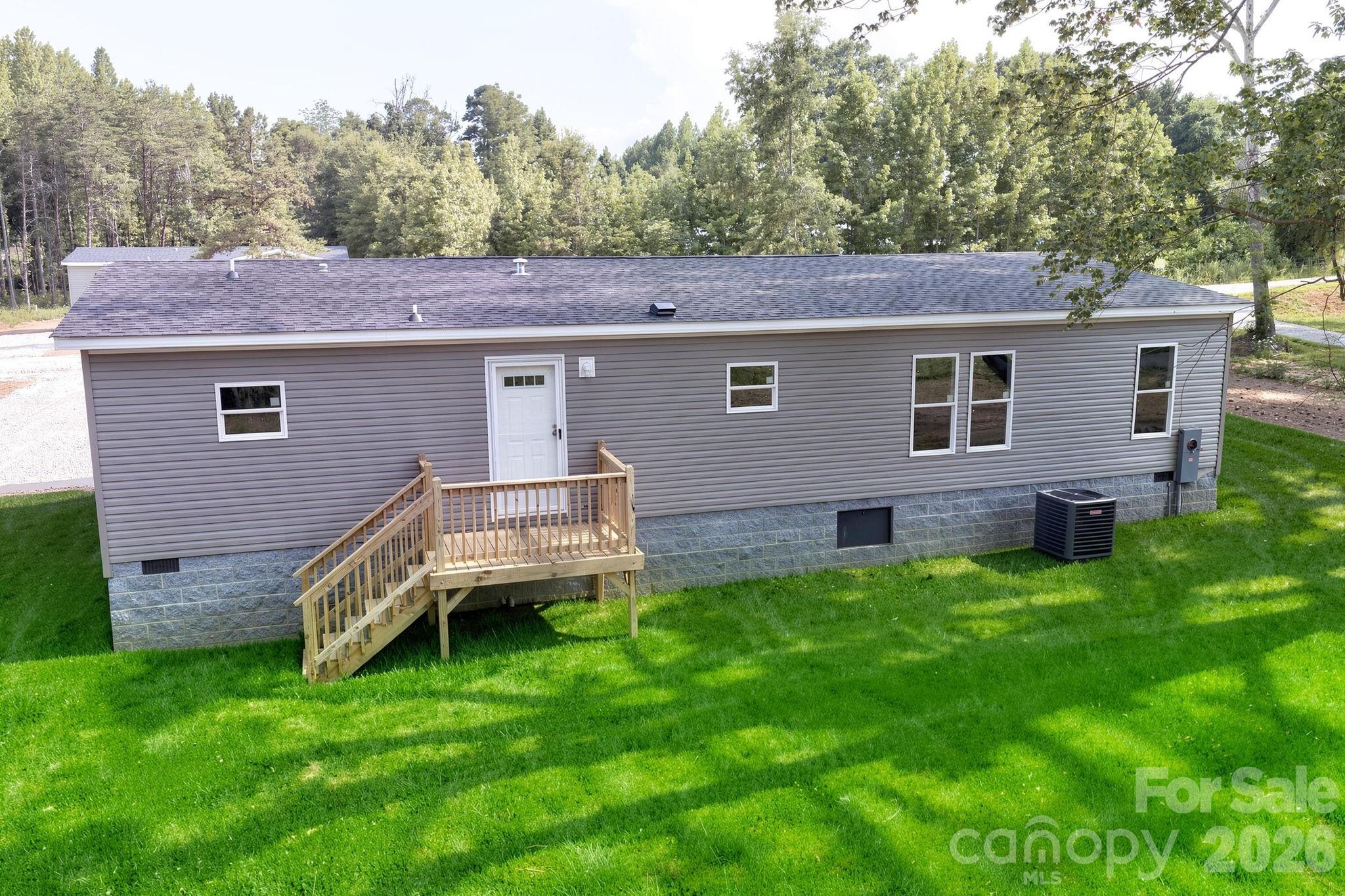 Single Family Residence at 330 Middle Brook Drive, Rockwell, photo 3 of 48