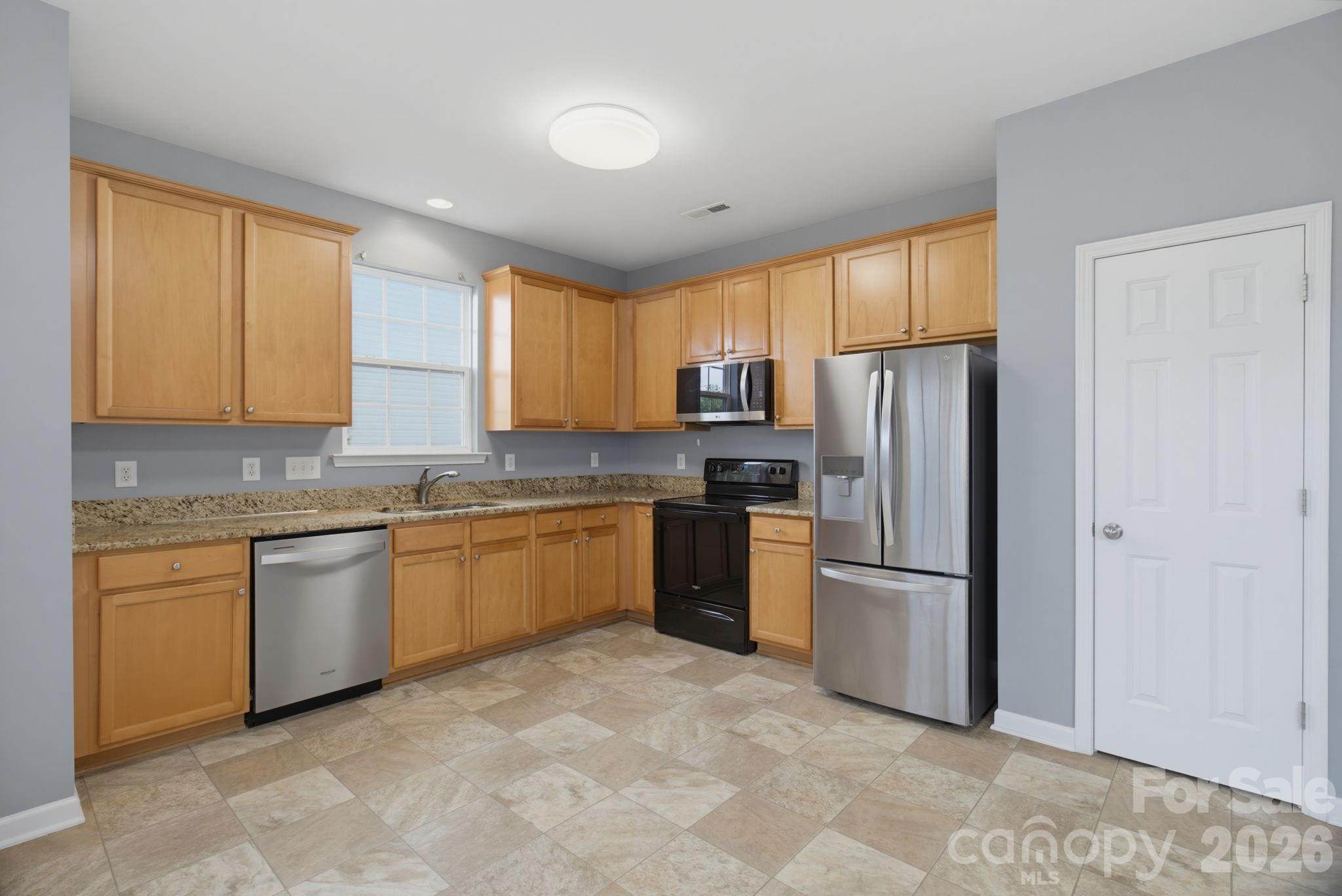 Townhouse at 119 Maryland Drive, Thomasville, photo 13 of 29