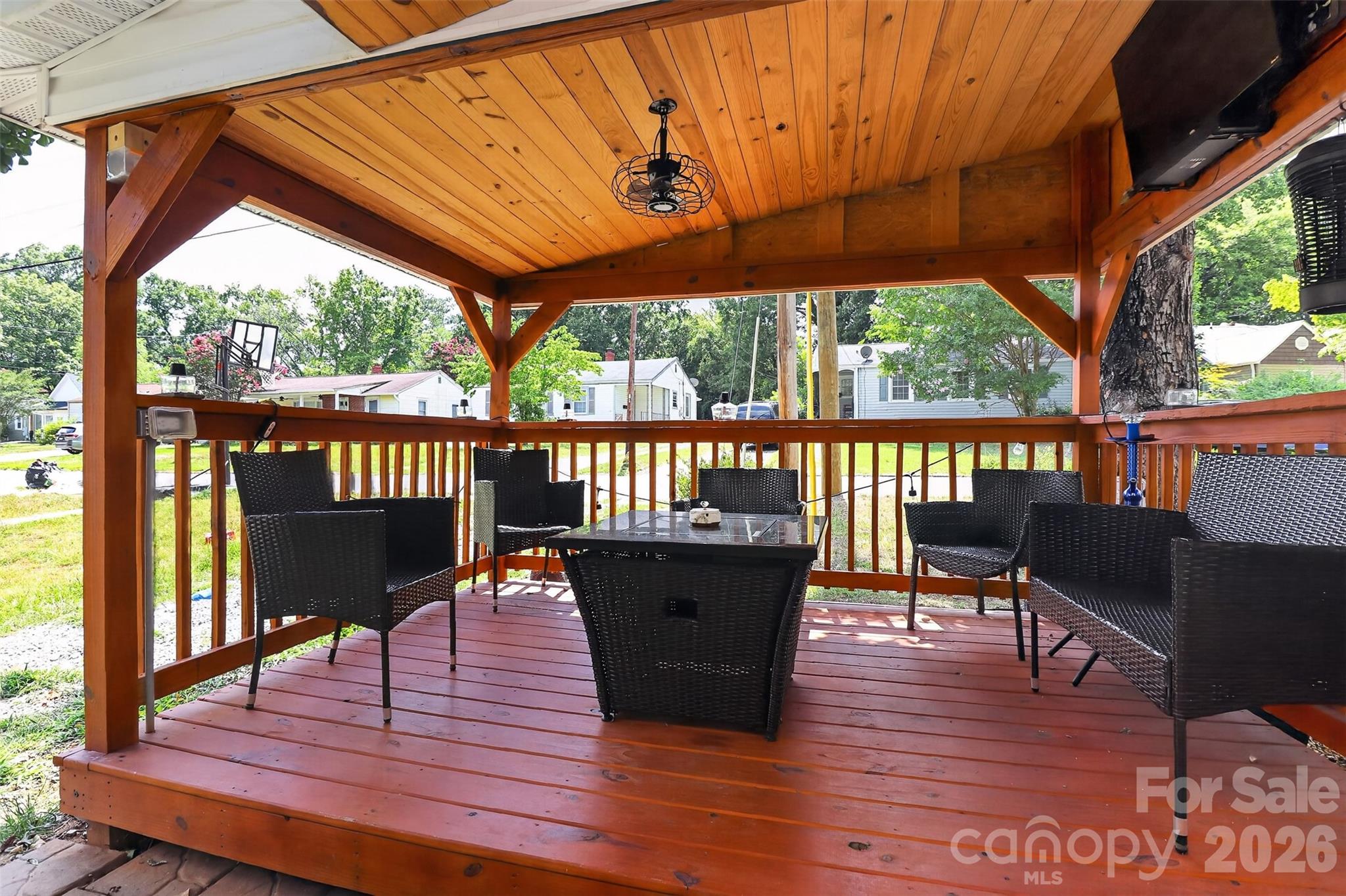 Single Family Residence at 1336 Parkview Circle, Salisbury, photo 2 of 32