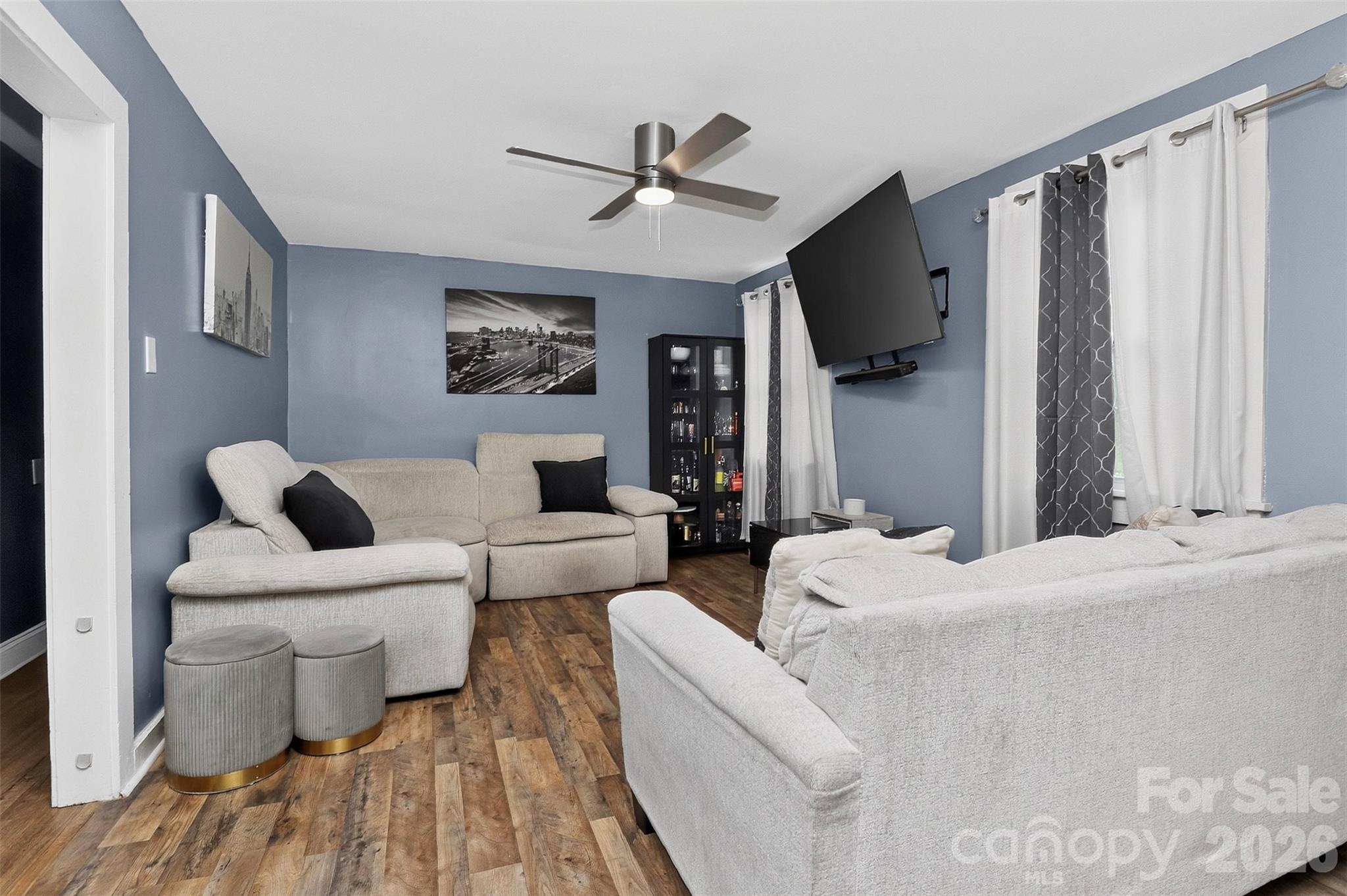 Single Family Residence at 1336 Parkview Circle, Salisbury, photo 5 of 32