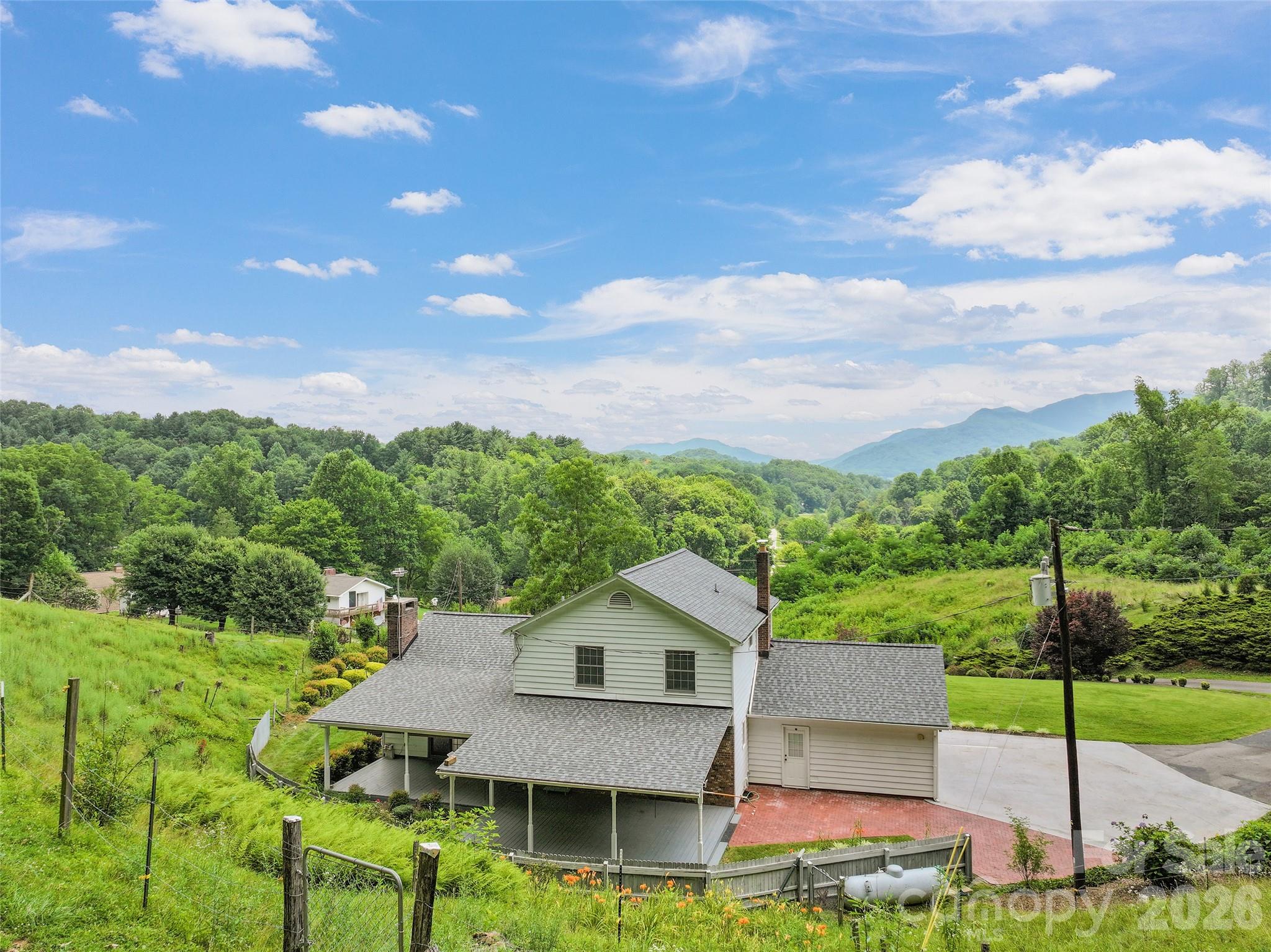 Single Family Residence at 121 Fortner Drive, Waynesville, photo 2 of 40