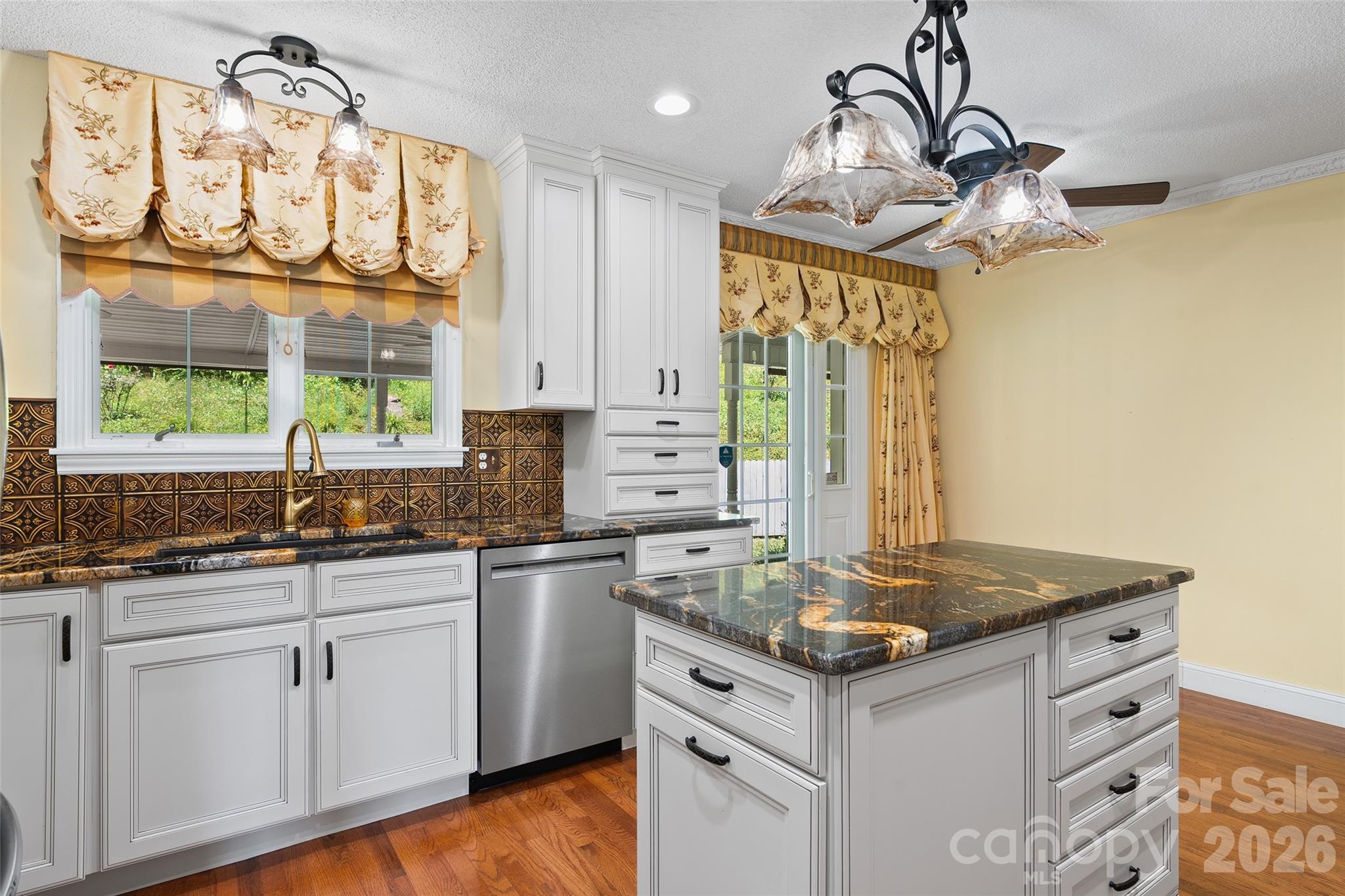 Single Family Residence at 121 Fortner Drive, Waynesville, photo 10 of 40