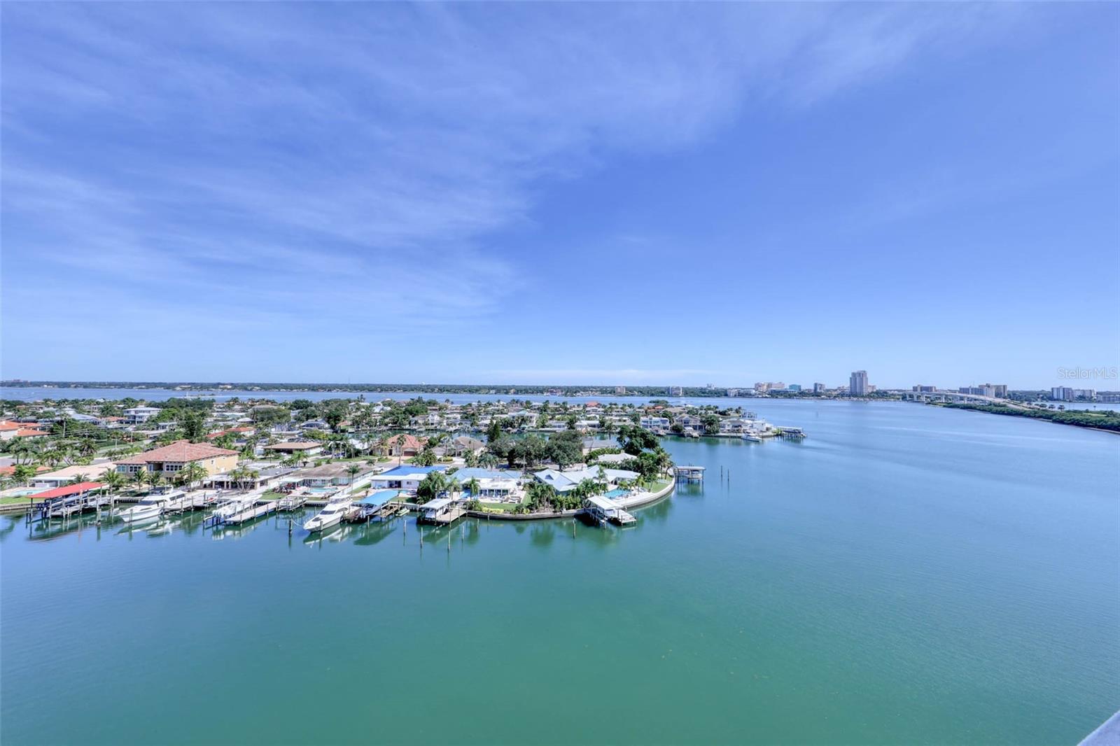 31 ISLAND WAY #1404