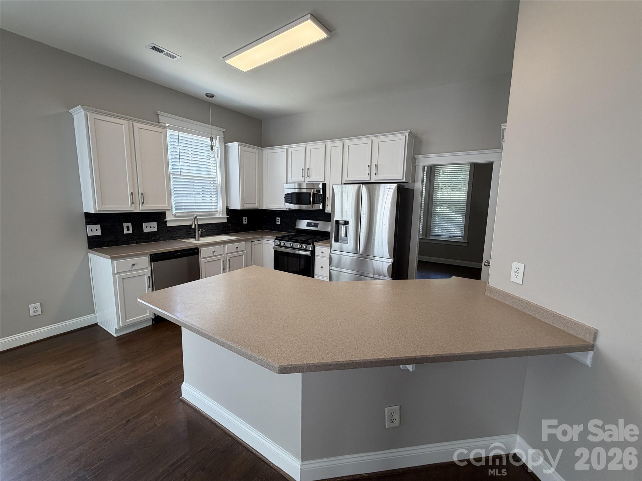 Single Family Residence at 7416 Lochrein Ridge Drive, Huntersville, photo 8 of 31