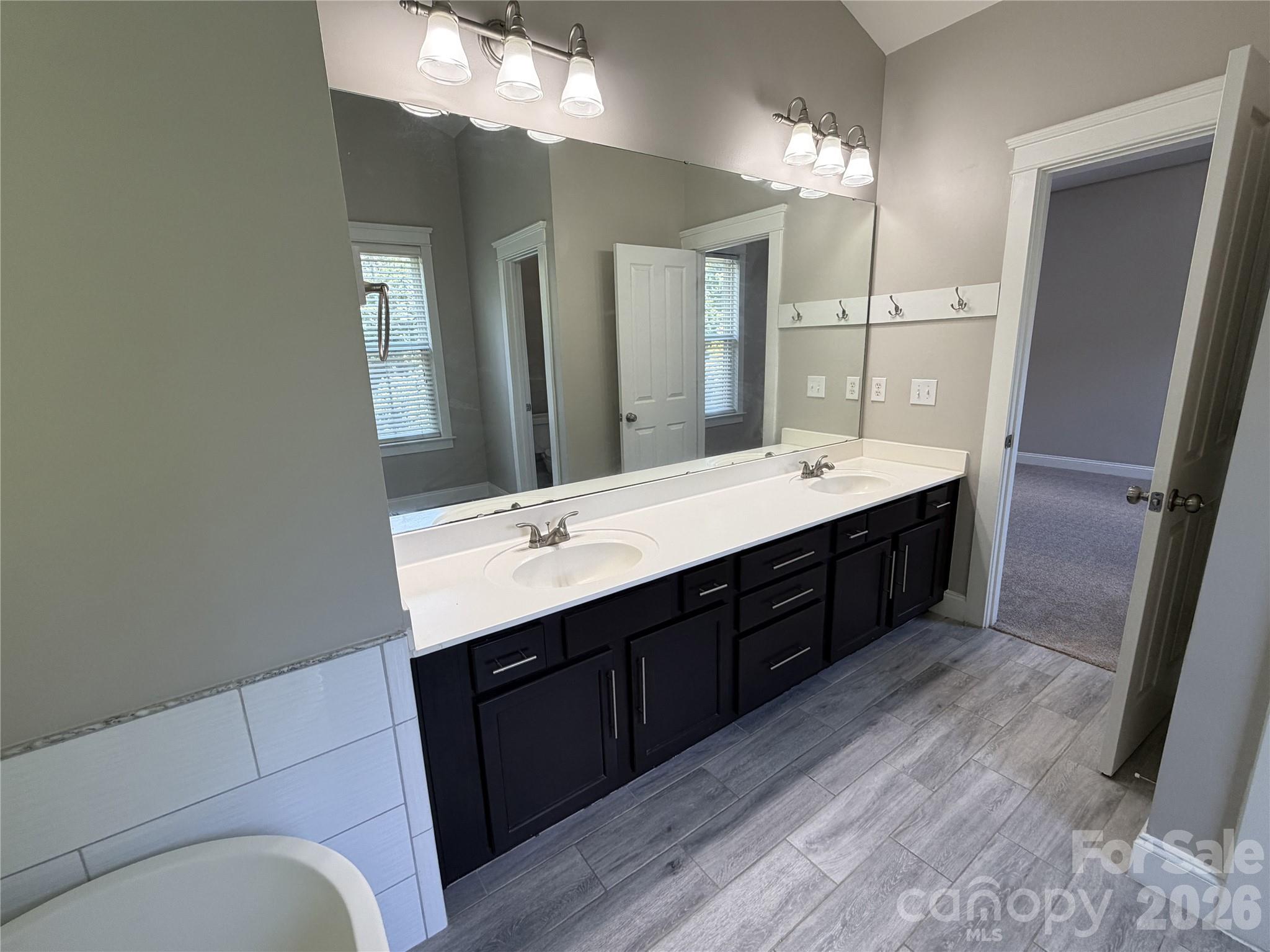 Single Family Residence at 7416 Lochrein Ridge Drive, Huntersville, photo 17 of 31