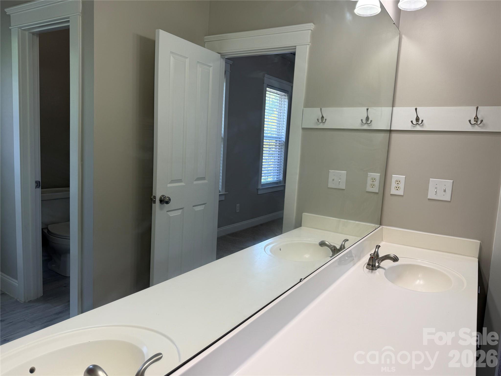 Single Family Residence at 7416 Lochrein Ridge Drive, Huntersville, photo 18 of 31