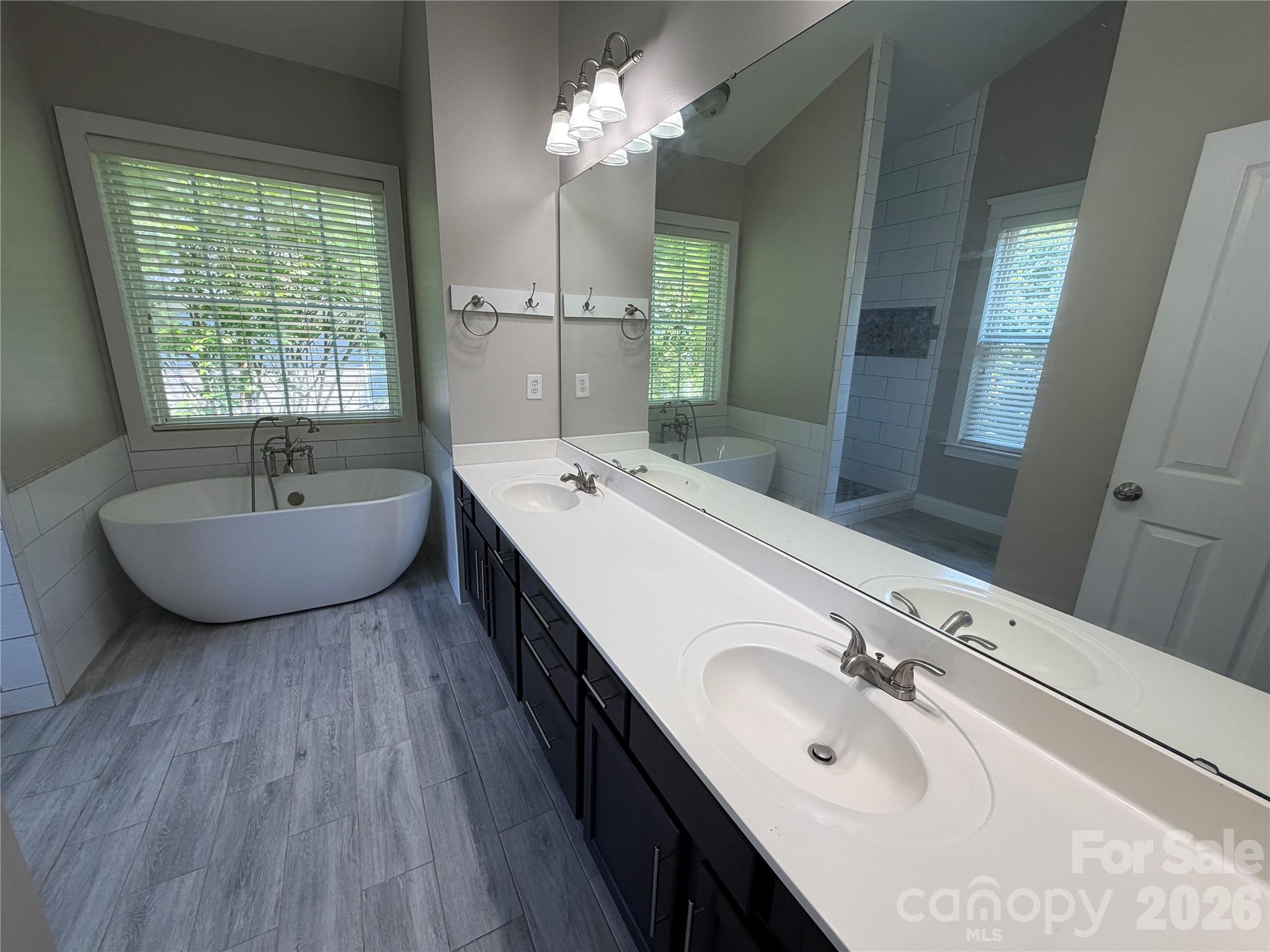 Single Family Residence at 7416 Lochrein Ridge Drive, Huntersville, photo 19 of 31
