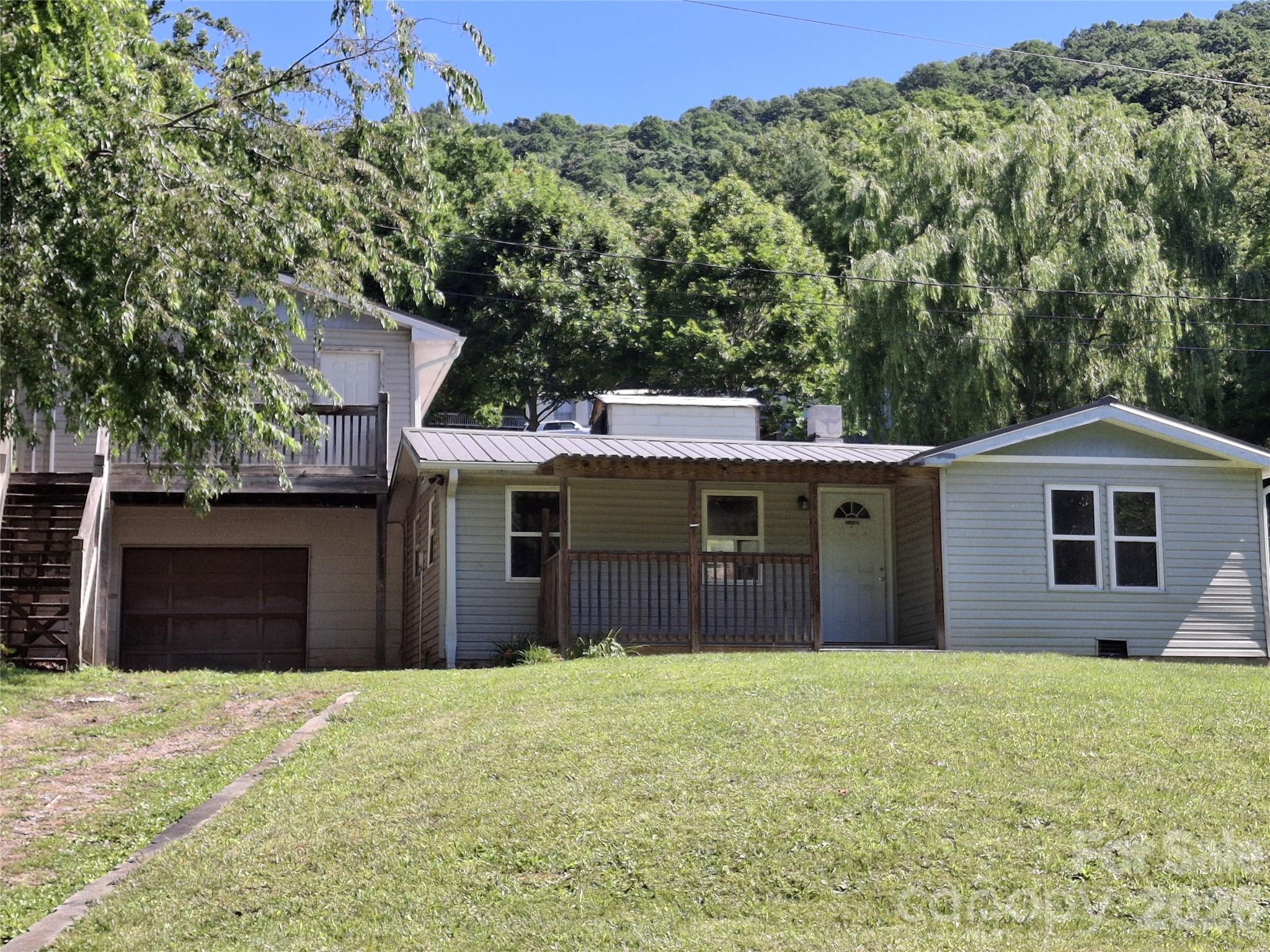 Single Family Residence at 2795 Old Henson Cove Road, Canton, photo 2 of 14