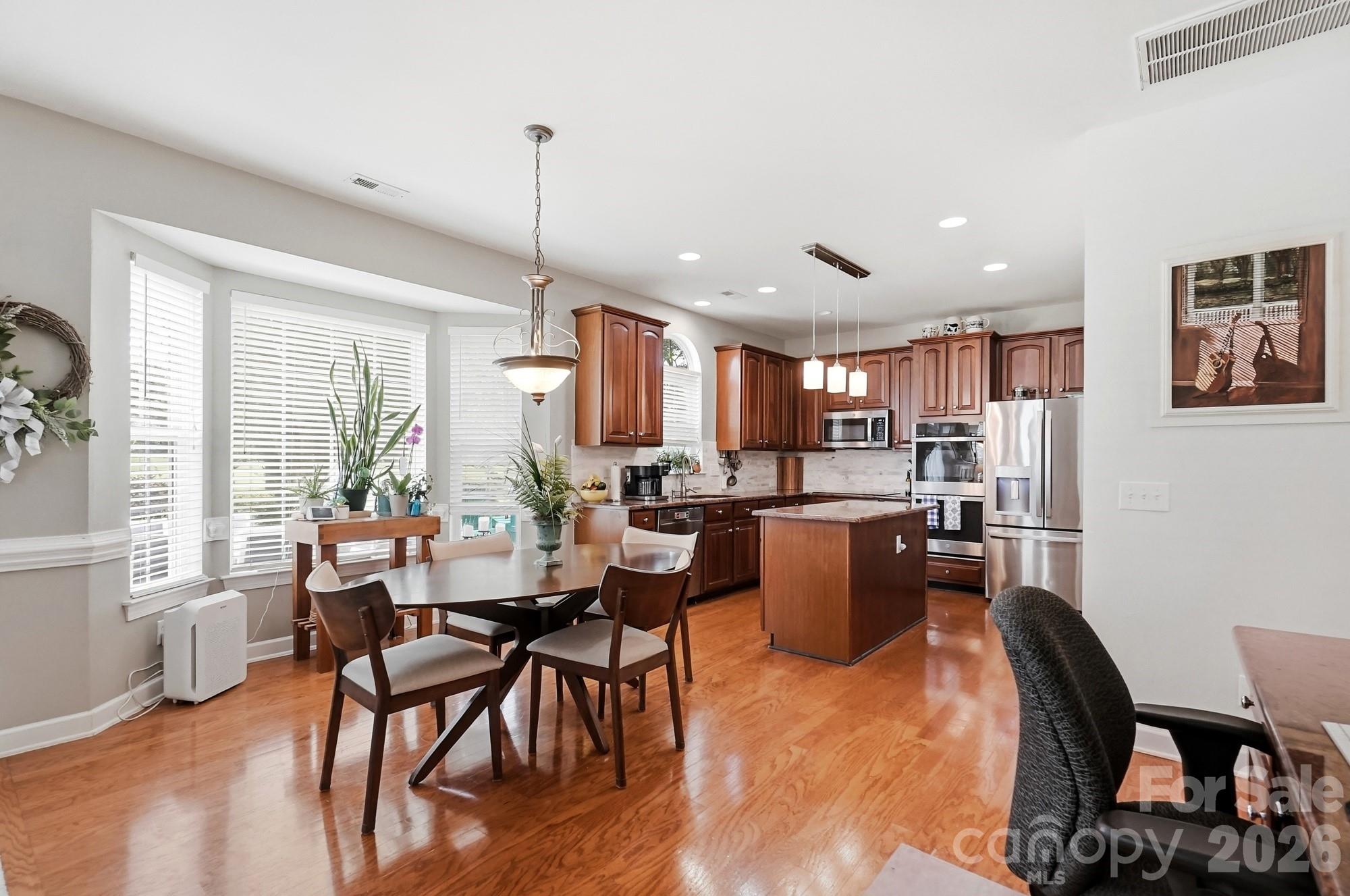 Single Family Residence at 1111 Applegate Parkway, Waxhaw, photo 10 of 31