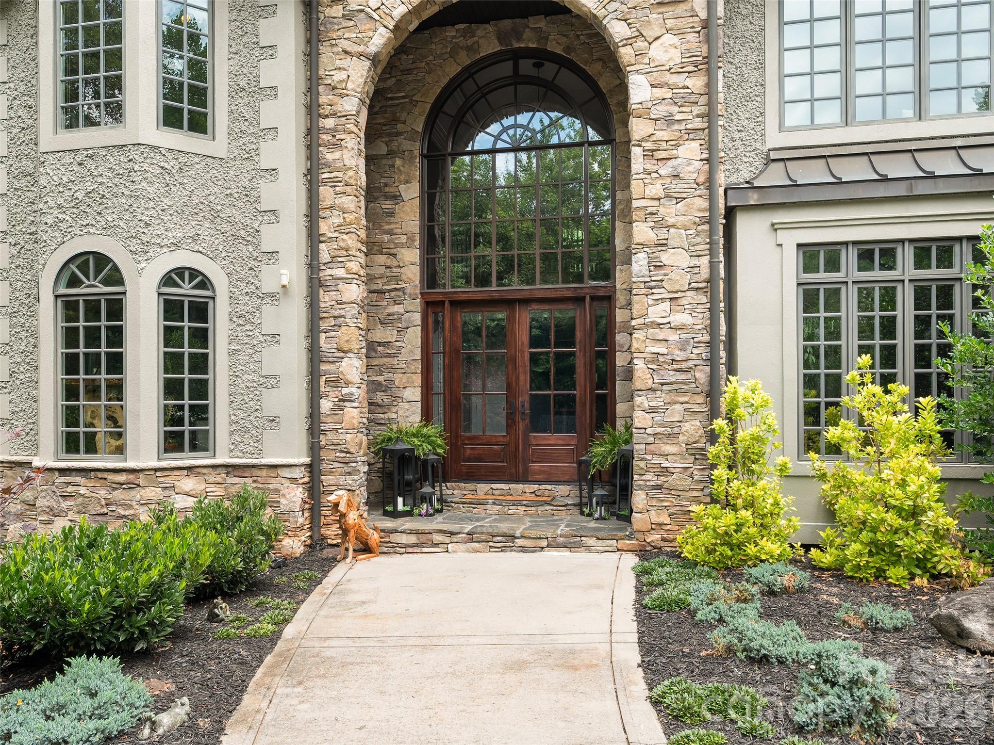 Single Family Residence at 413 Barrington Drive, Asheville, photo 3 of 48