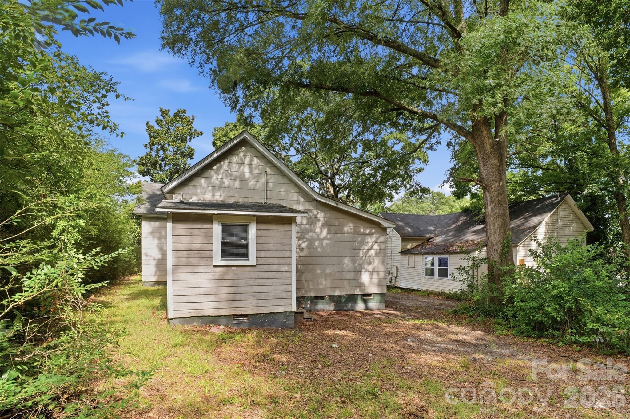 Single Family Residence at 322 Willow Street, Gastonia, photo 24 of 29