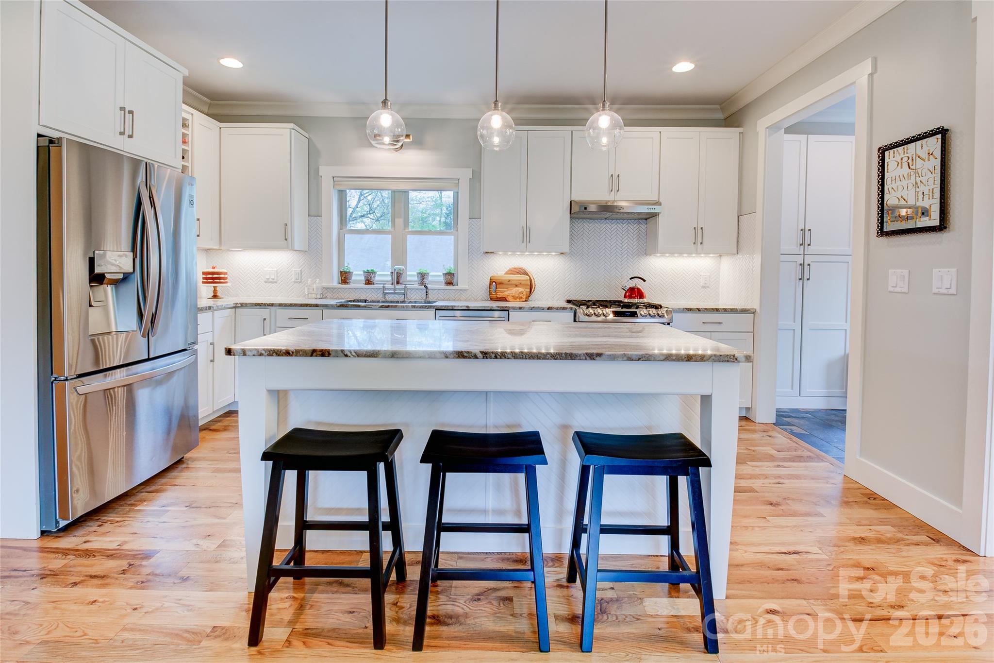 Single Family Residence at 6 Hamlet Street, Black Mountain, photo 9 of 47