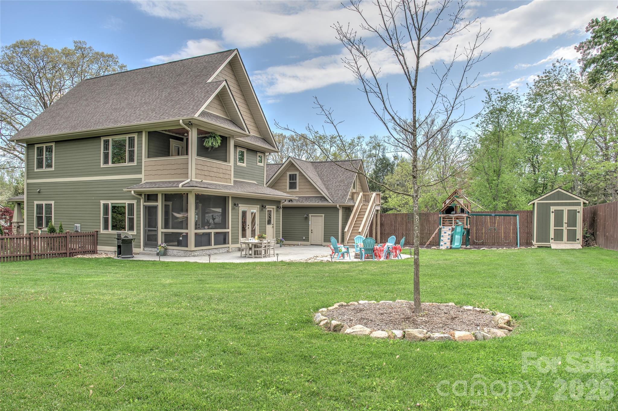 Single Family Residence at 6 Hamlet Street, Black Mountain, photo 22 of 47