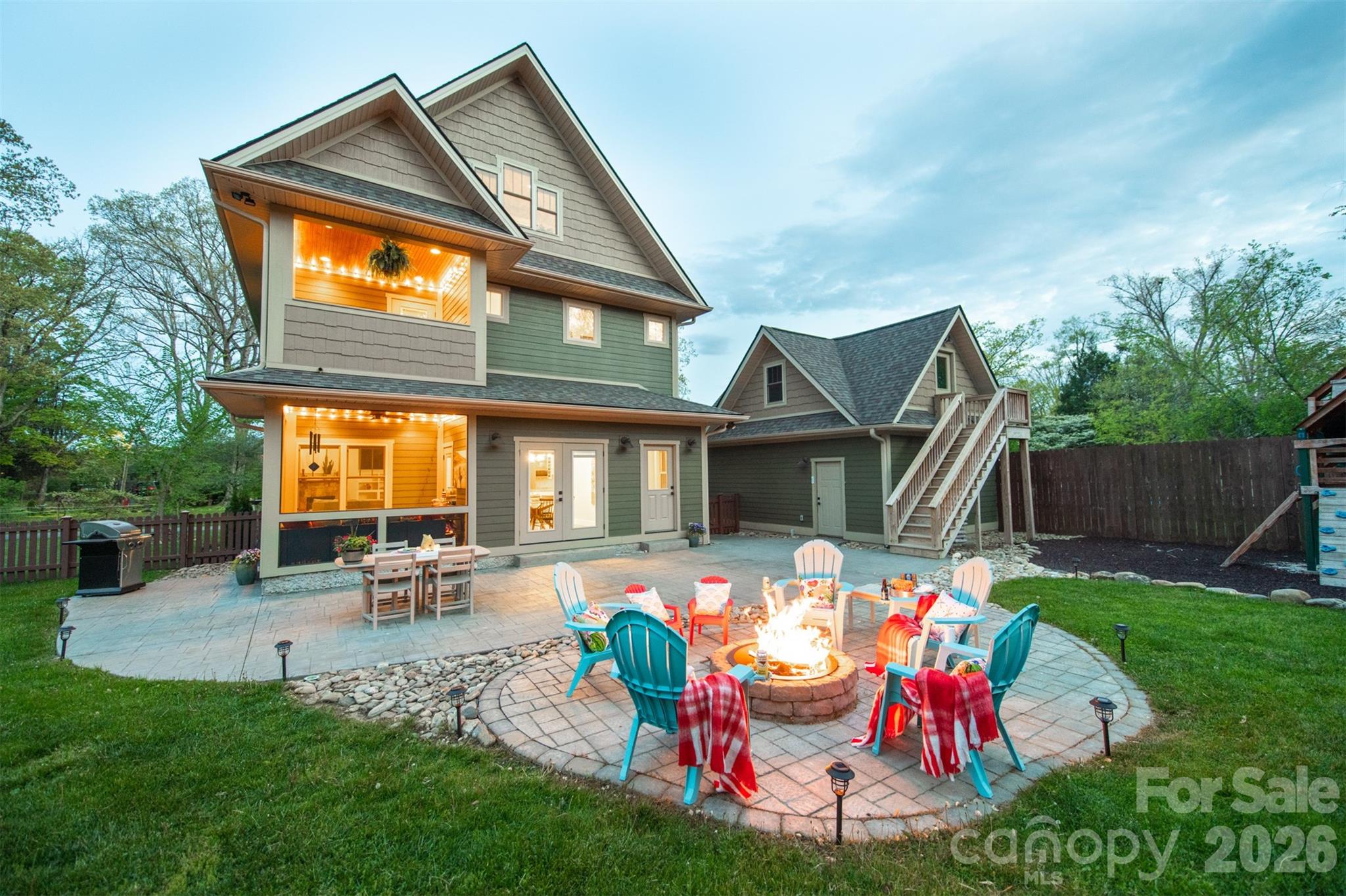 Single Family Residence at 6 Hamlet Street, Black Mountain, photo 24 of 47