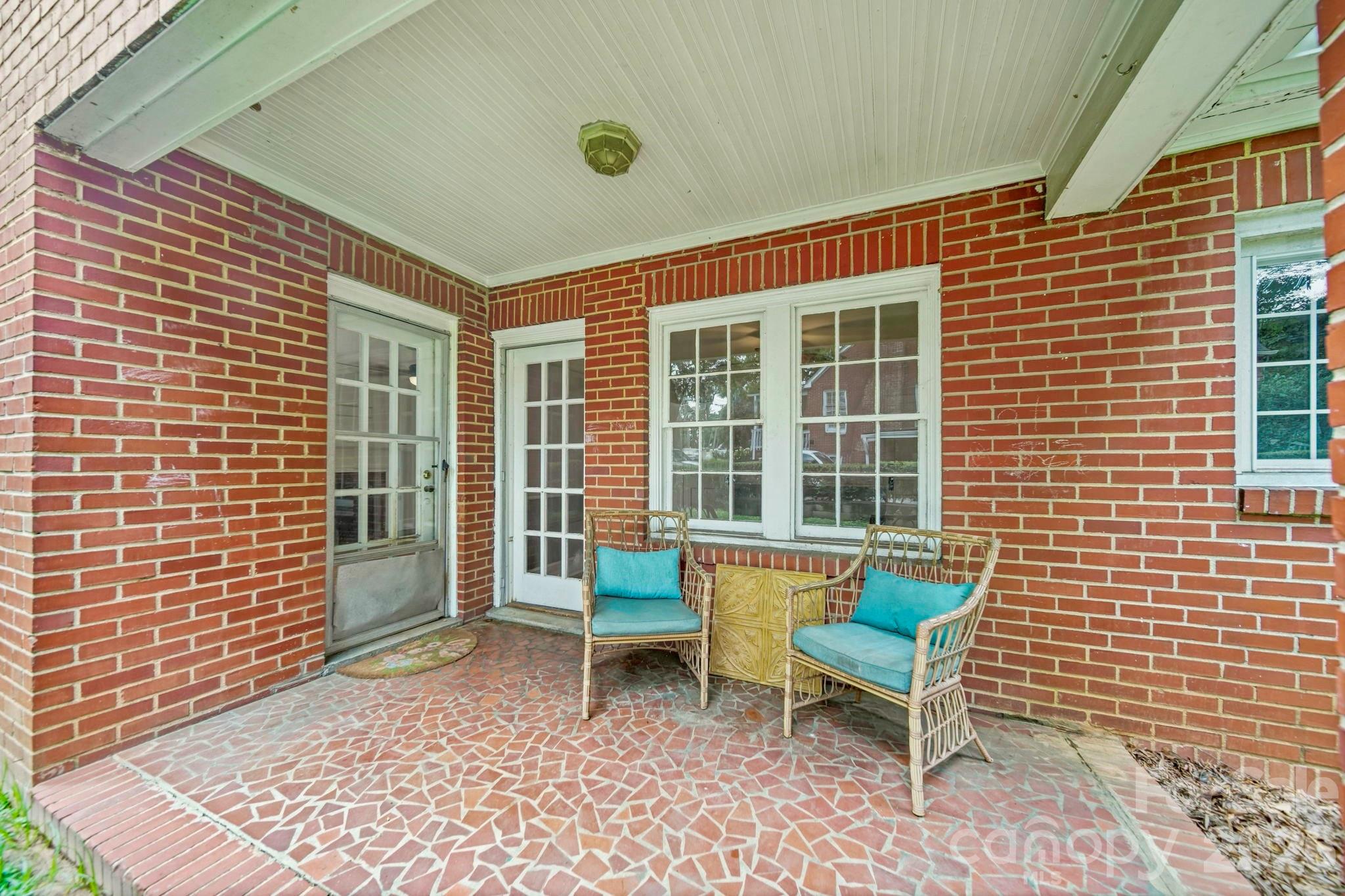 Covered side porch - 1214 S York Street, Gastonia