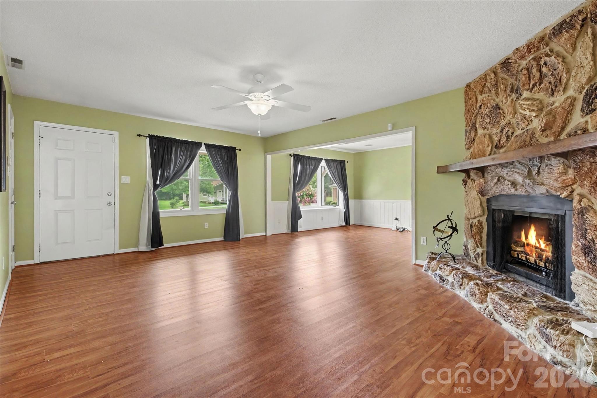 Cozy Living Room - 155 Park Villa Road, Salisbury