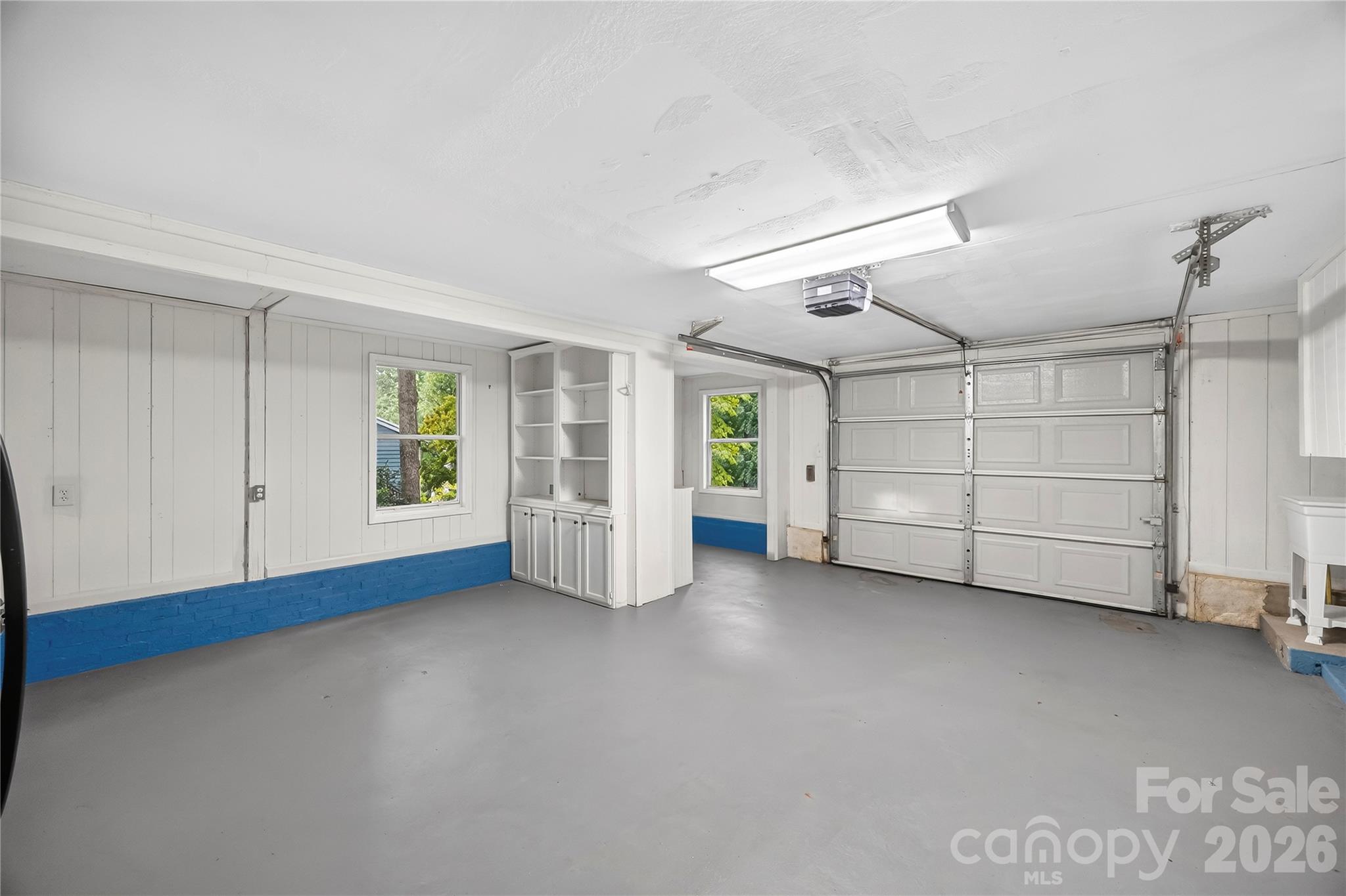 Garage with workspace - 2087 Marquesas Avenue, Tega Cay