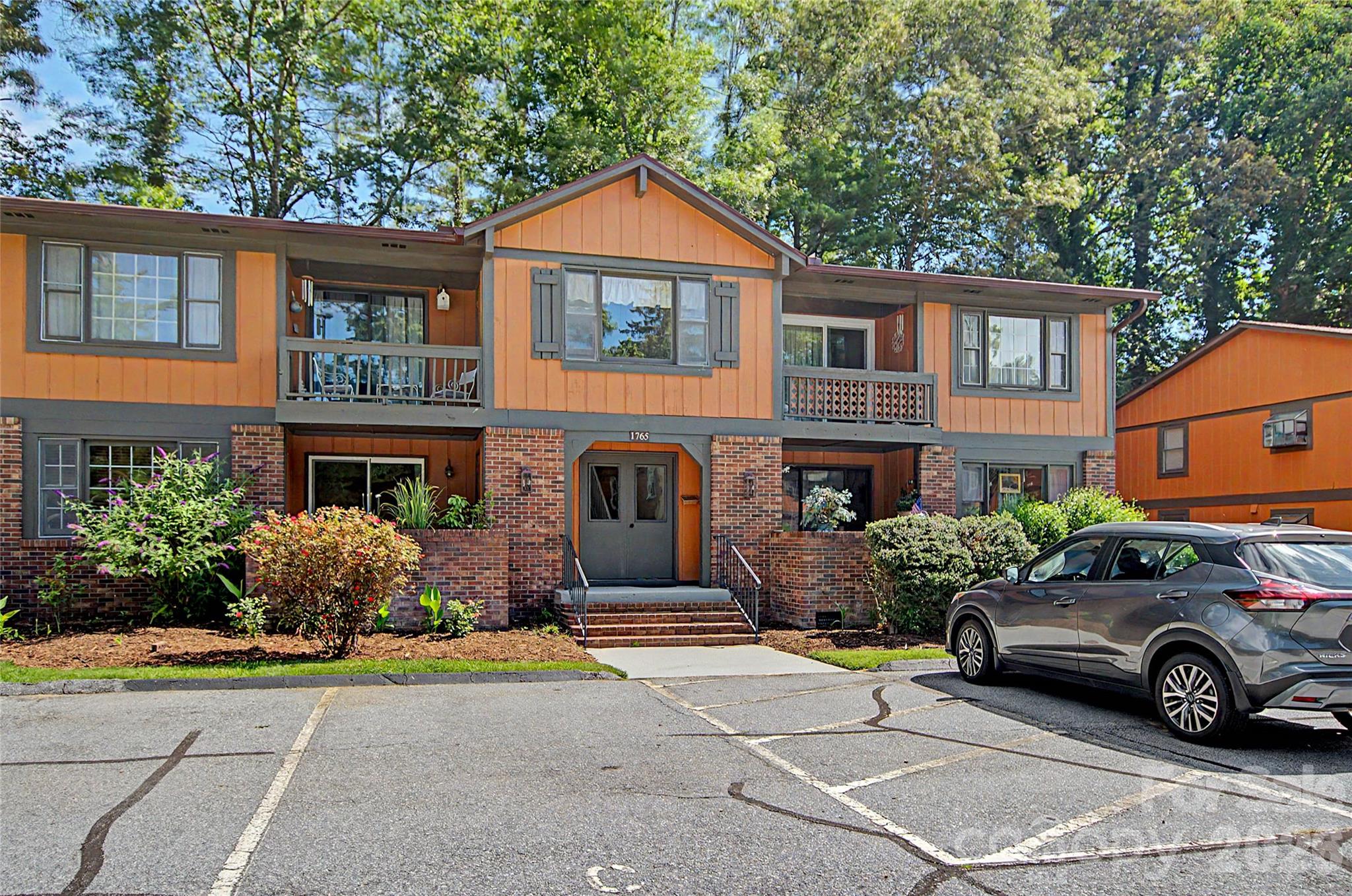 Front of Building - 1765 Haywood Manor Road, Hendersonville