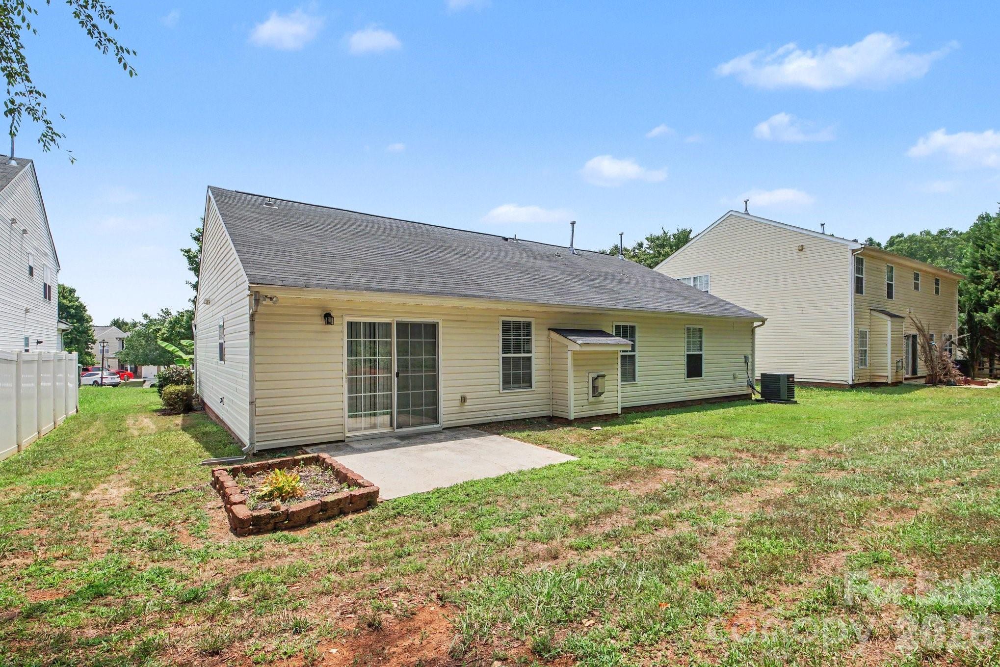 Single Family Residence at 108 Briarwood Lane, Mount Holly, photo 27 of 28