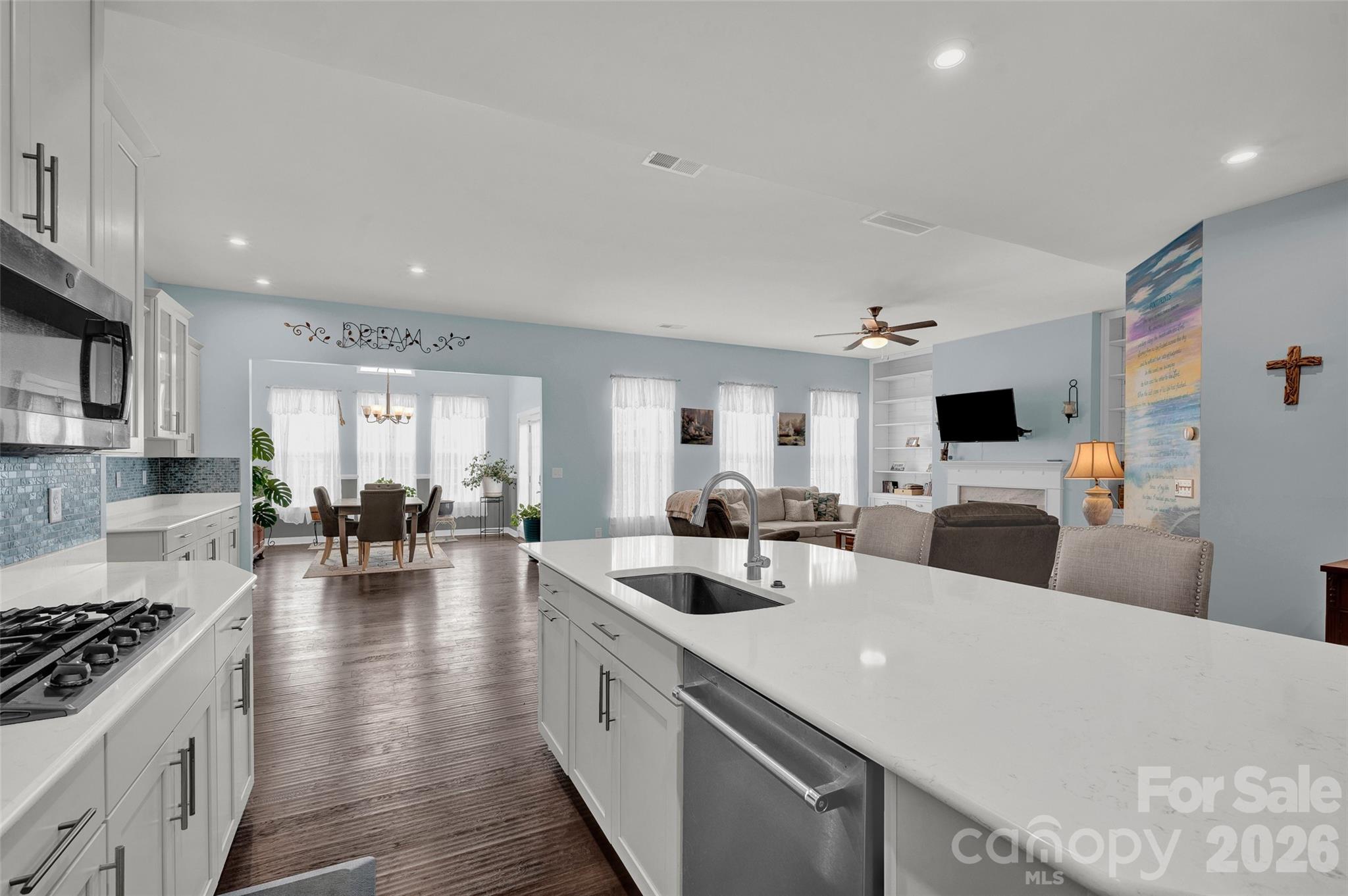 Single Family Residence at 11216 Vanguard Parkway, Huntersville, photo 11 of 32