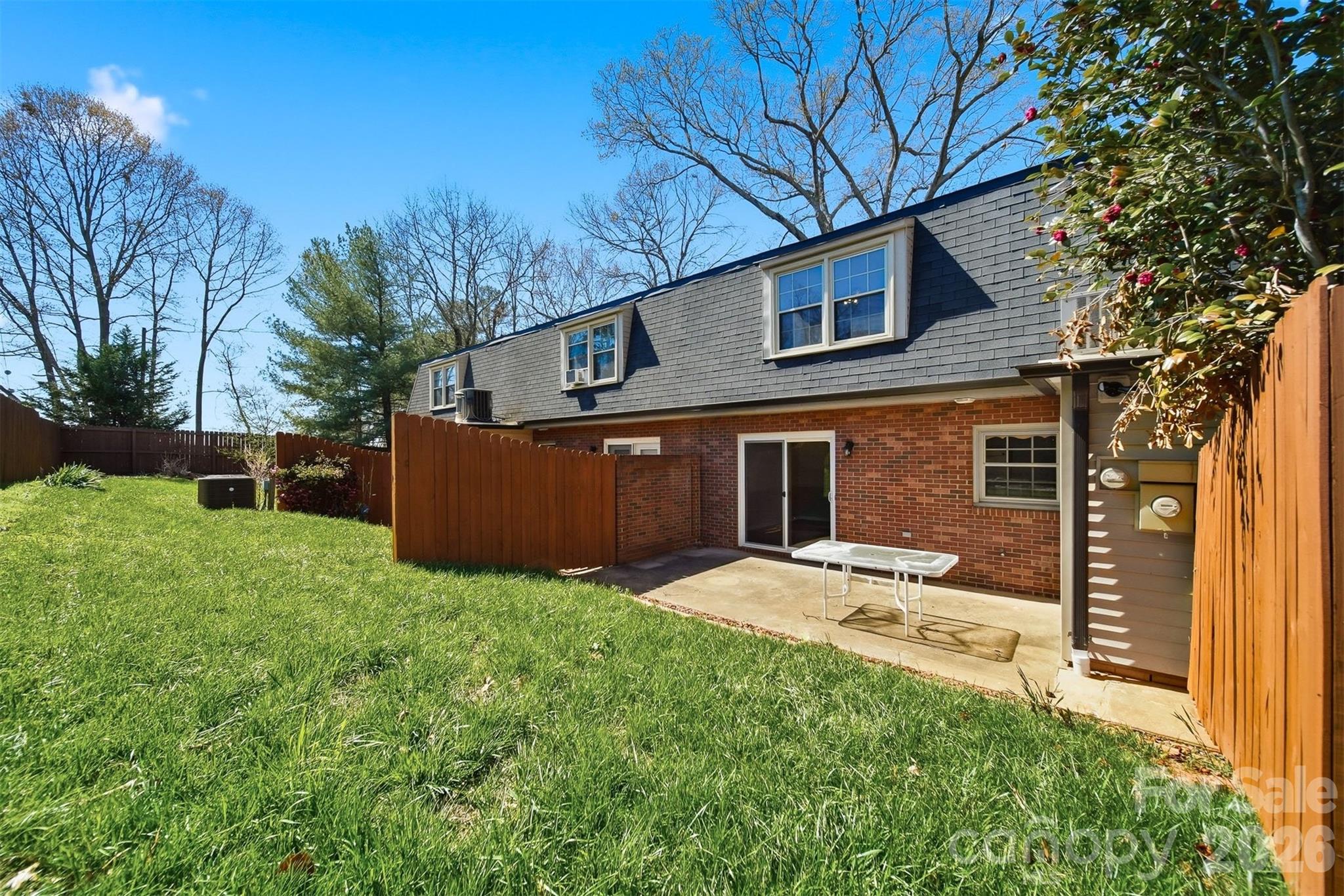 Condominium at 414 7th Street NE, Hickory, photo 3 of 36