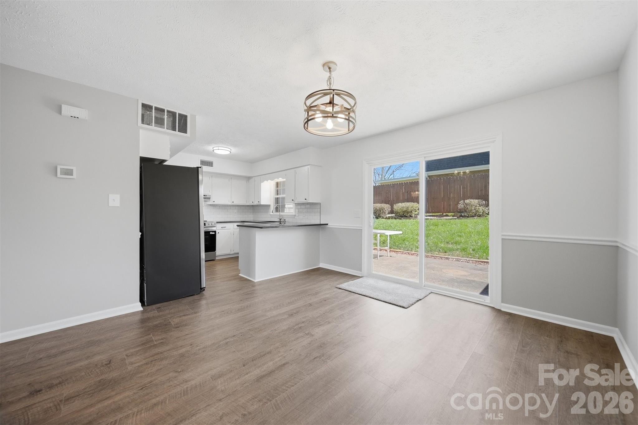 Condominium at 414 7th Street NE, Hickory, photo 8 of 36