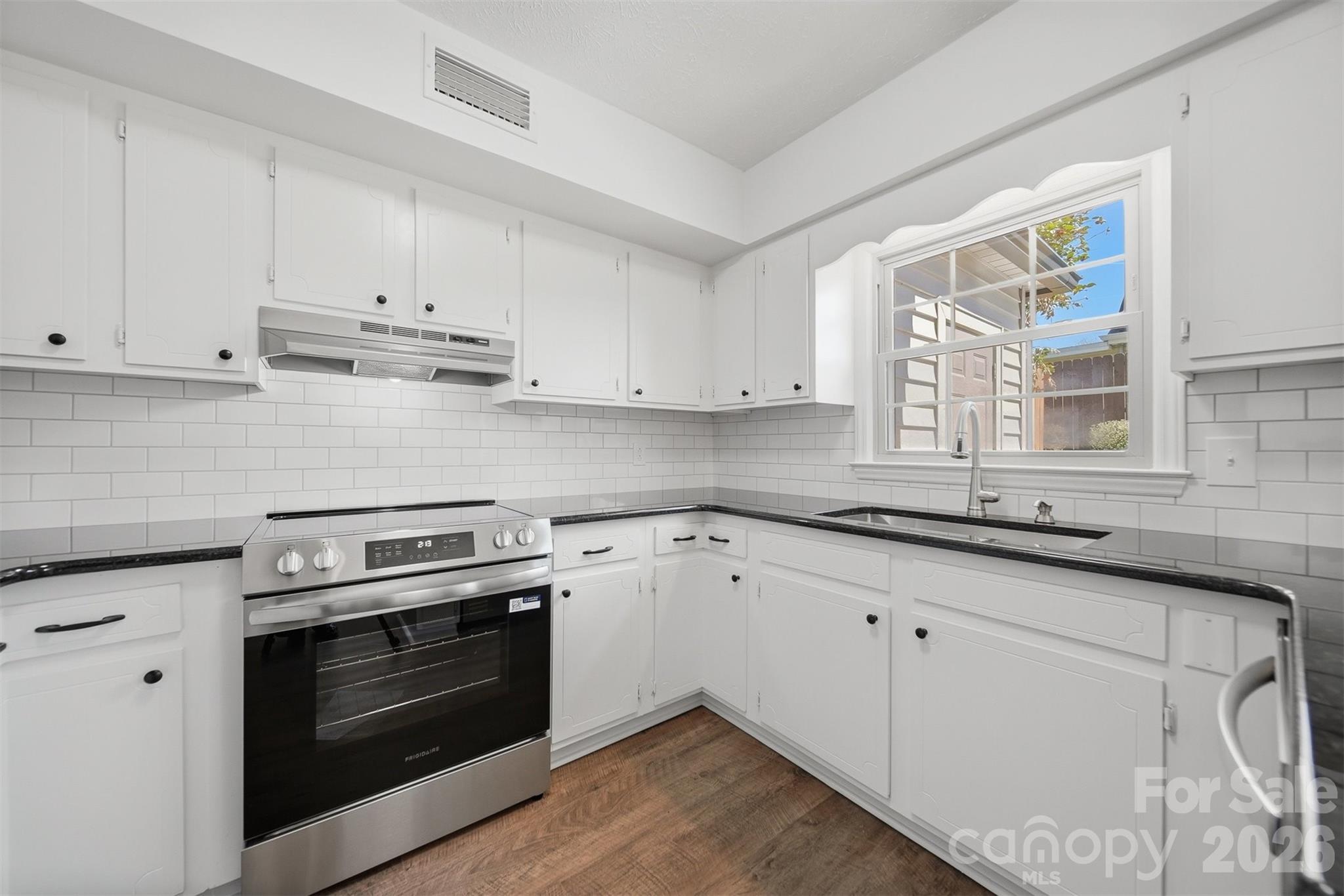 Condominium at 414 7th Street NE, Hickory, photo 11 of 36