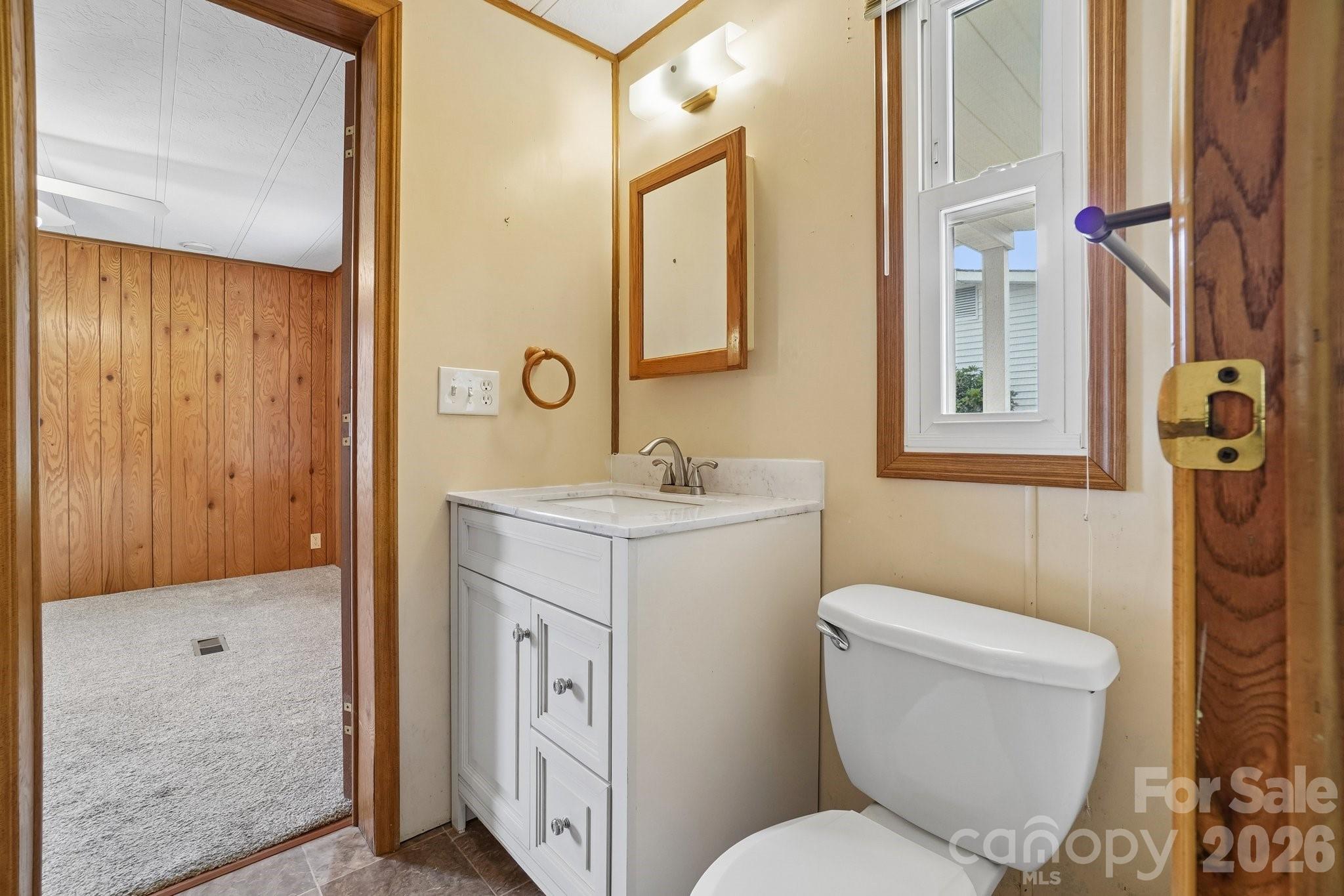 Single Family Residence at 303 Meadowbrook Court, Hendersonville, photo 24 of 43