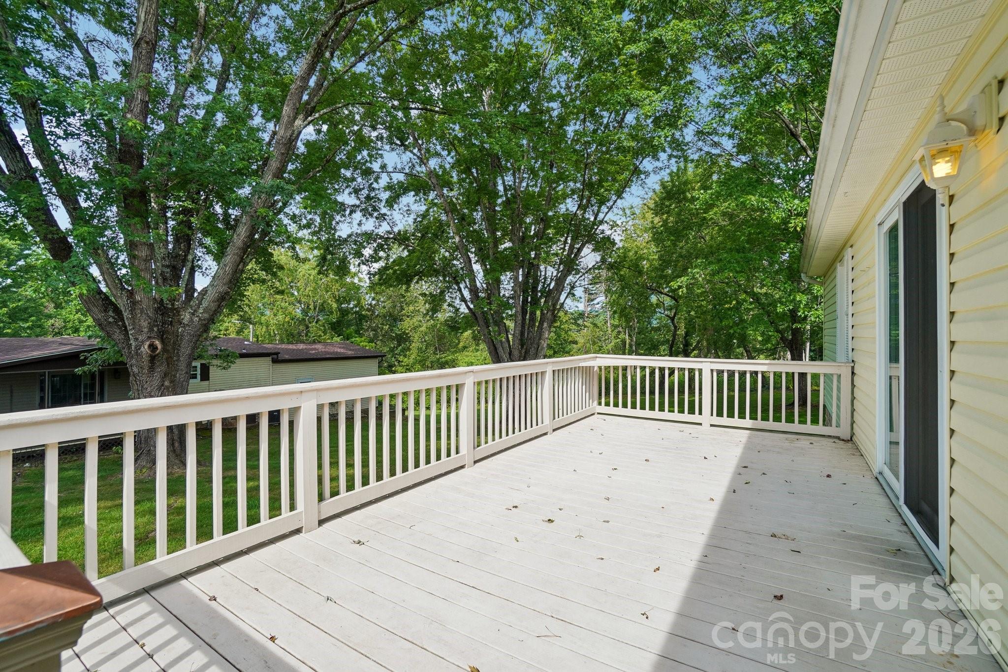 Single Family Residence at 303 Meadowbrook Court, Hendersonville, photo 27 of 43