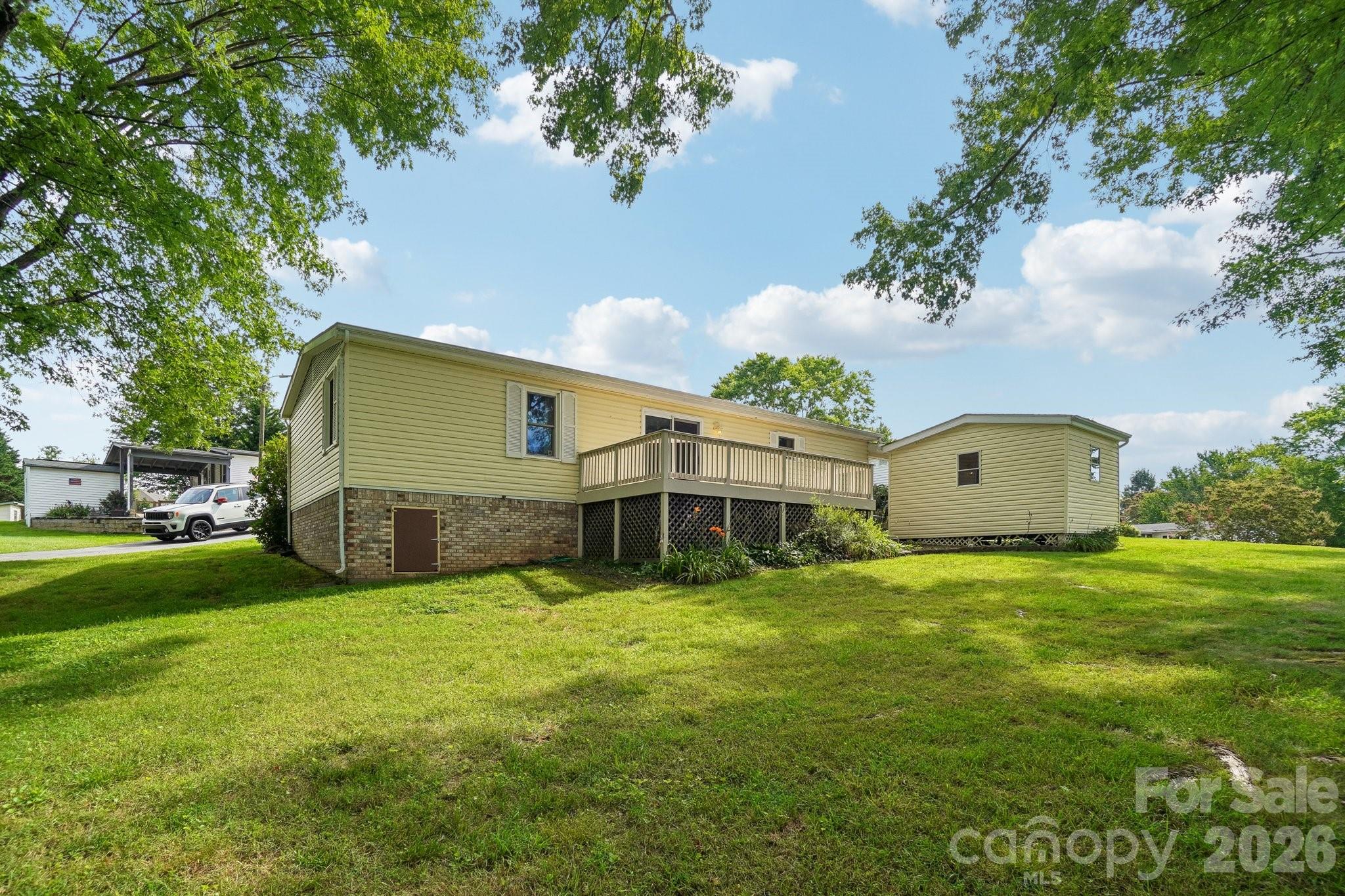 Single Family Residence at 303 Meadowbrook Court, Hendersonville, photo 29 of 43