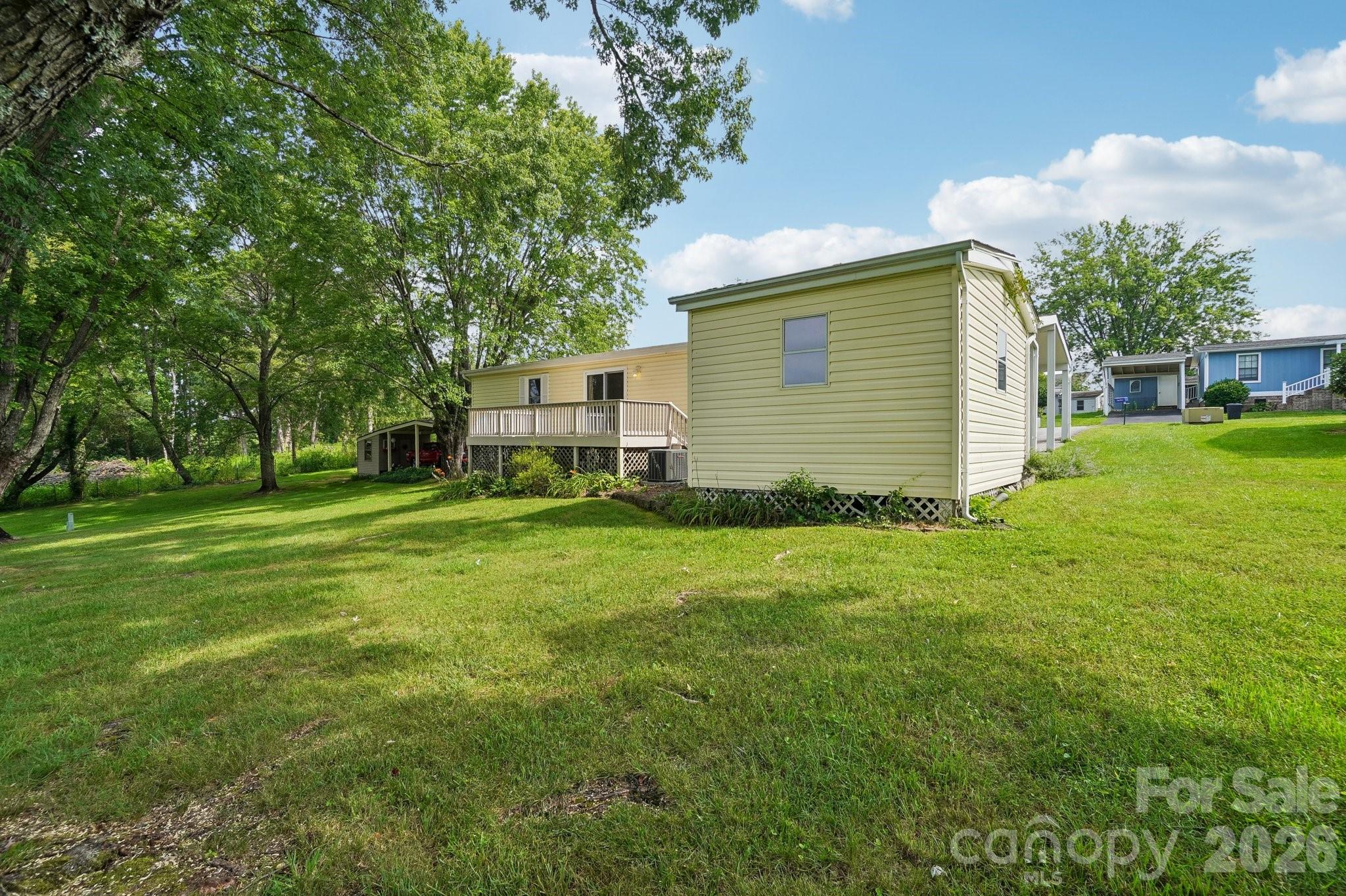 Single Family Residence at 303 Meadowbrook Court, Hendersonville, photo 32 of 43