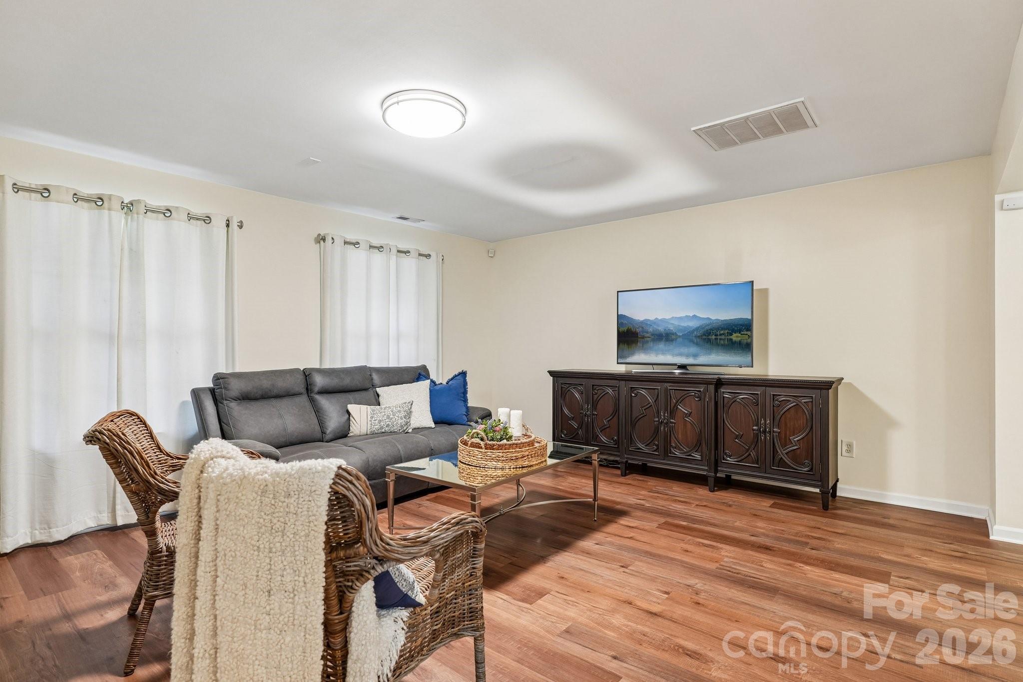Single Family Residence at 3081 Rockingham Court SW, Concord, photo 6 of 48