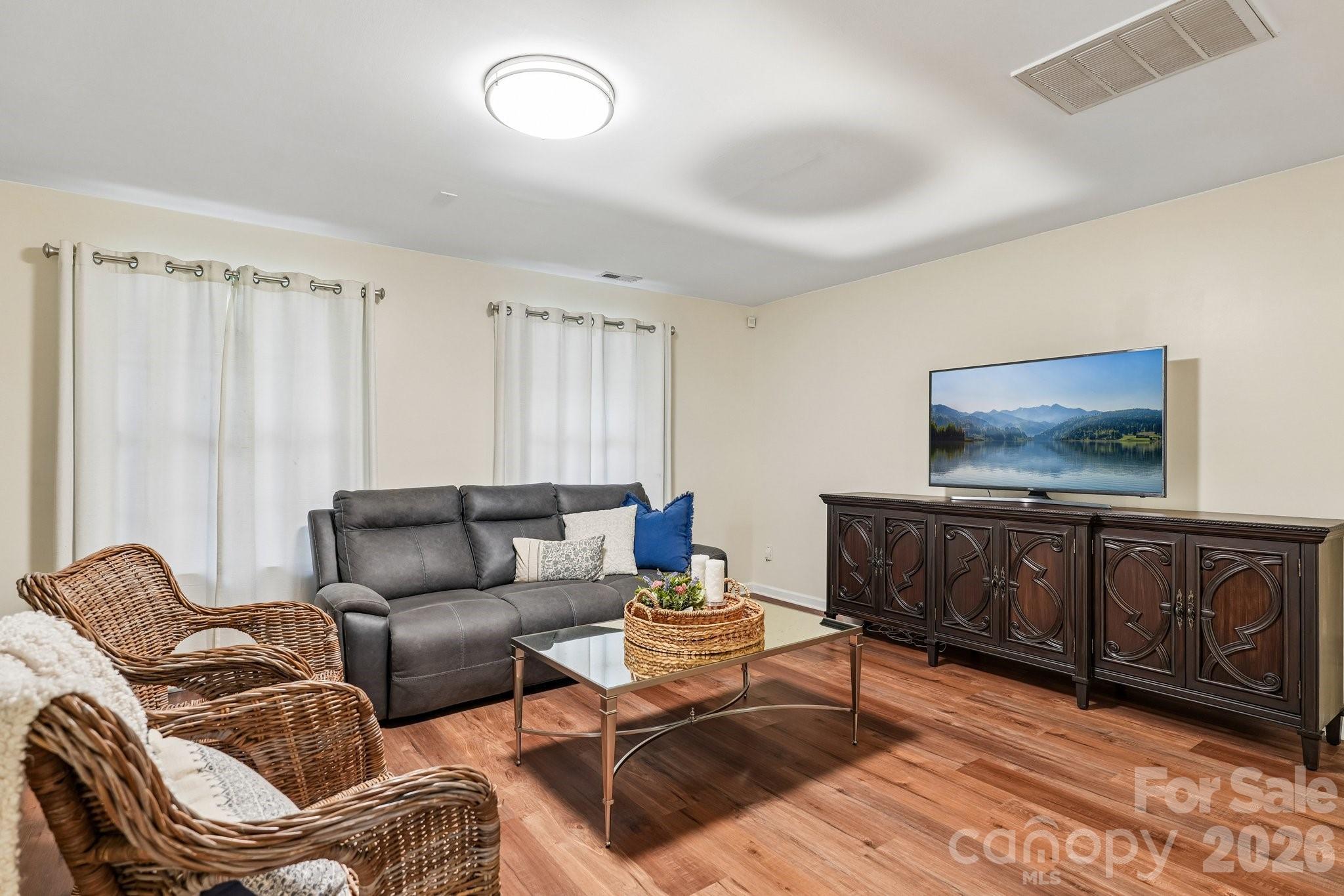 Single Family Residence at 3081 Rockingham Court SW, Concord, photo 7 of 48