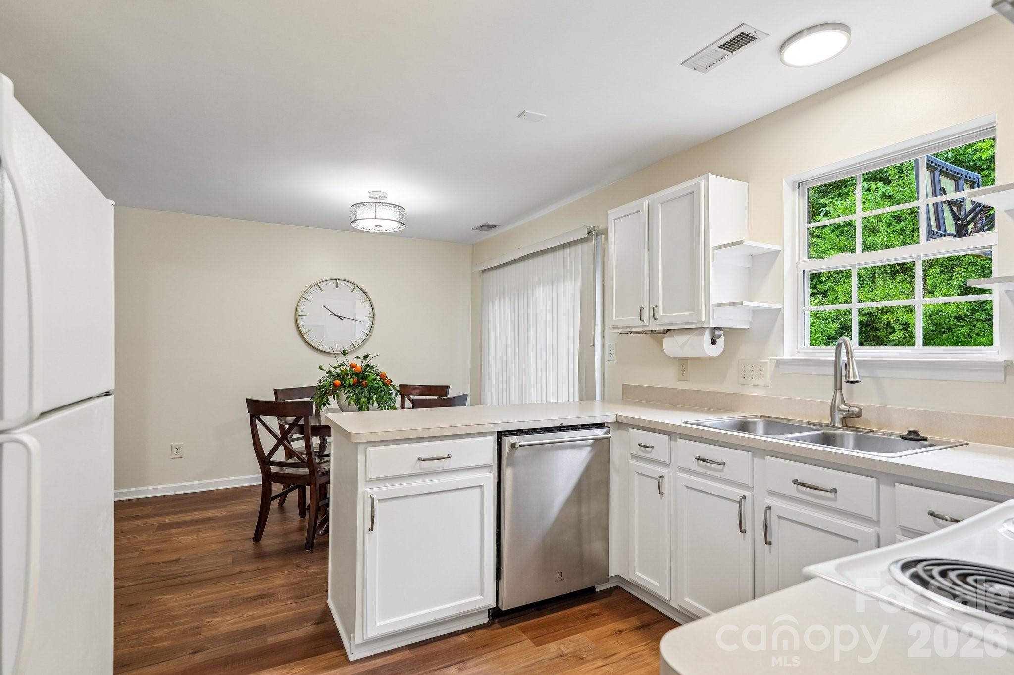 Single Family Residence at 3081 Rockingham Court SW, Concord, photo 15 of 48